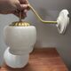 Paire d’appliques murales vintage globes blancs