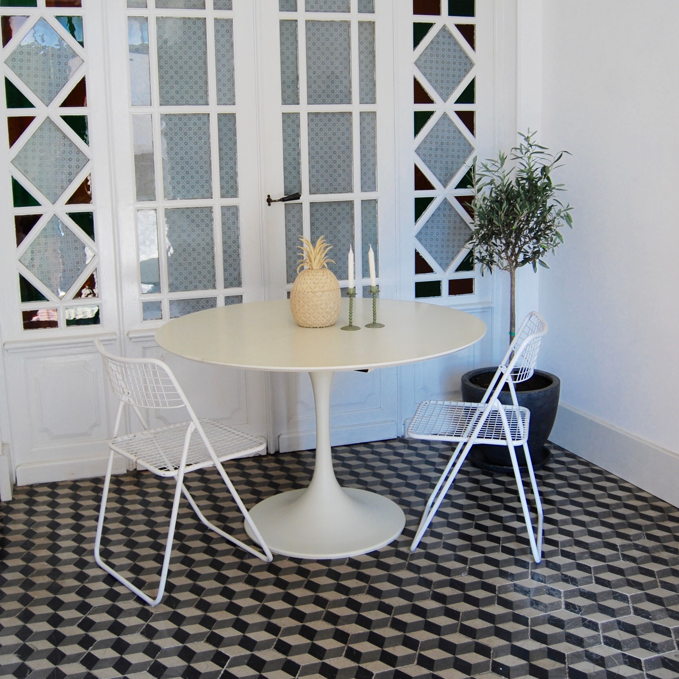 Table foot tulip round