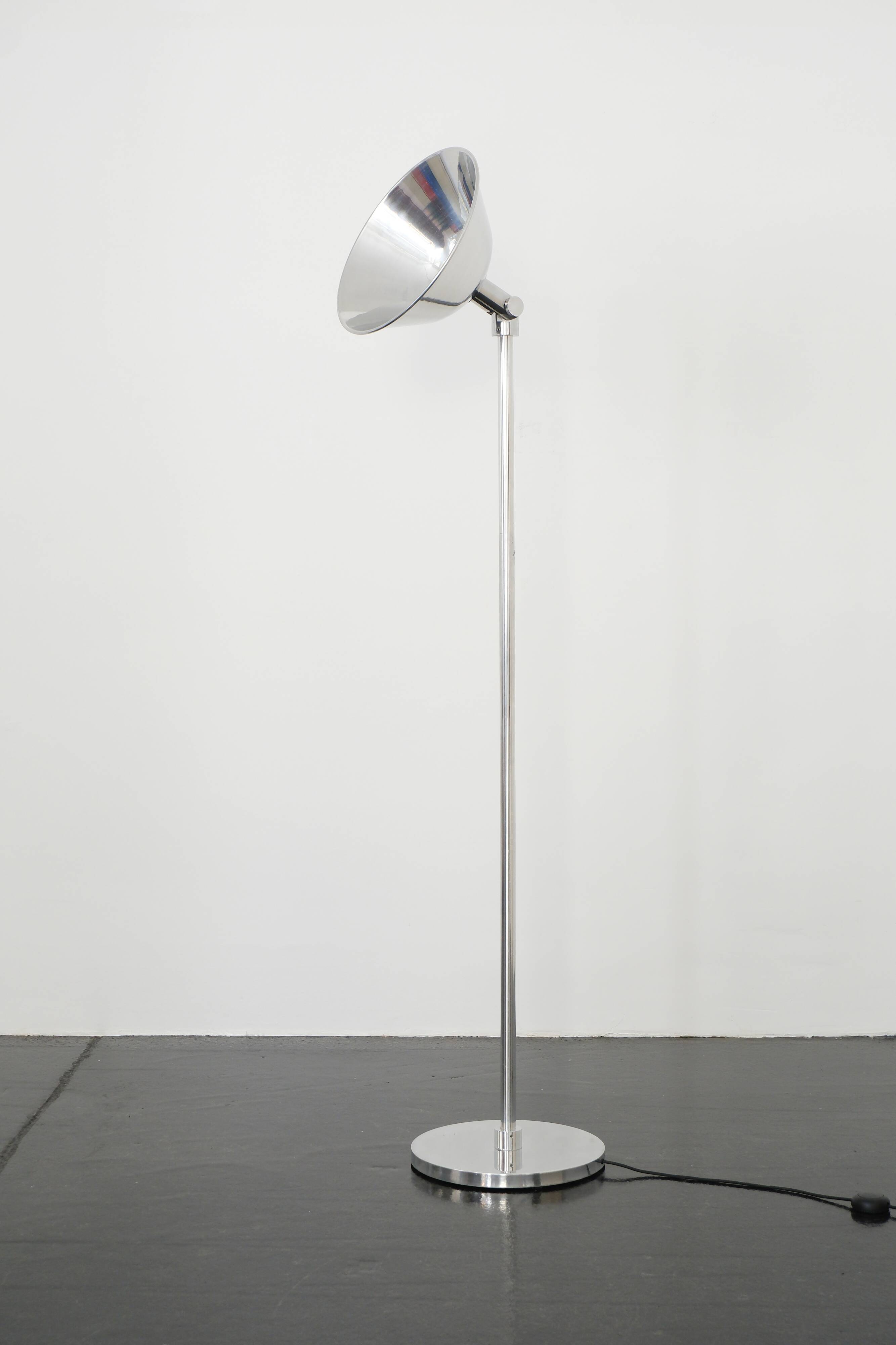 Lampadaire "Gatcpac F" par Josep Torres Clavé / Santa & Cole