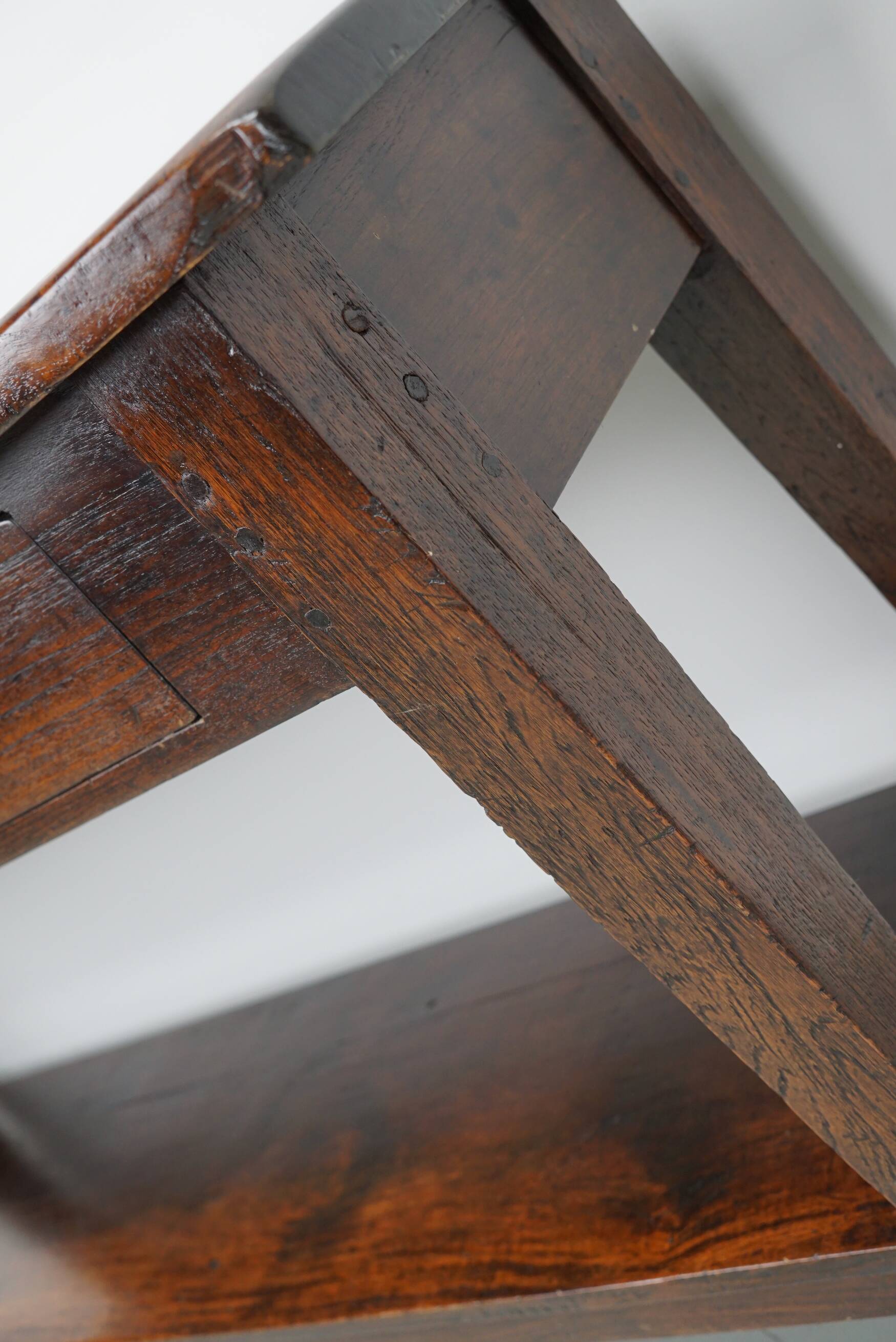Table d'appoint rustique de style colonial néerlandais antique en teck/chêne