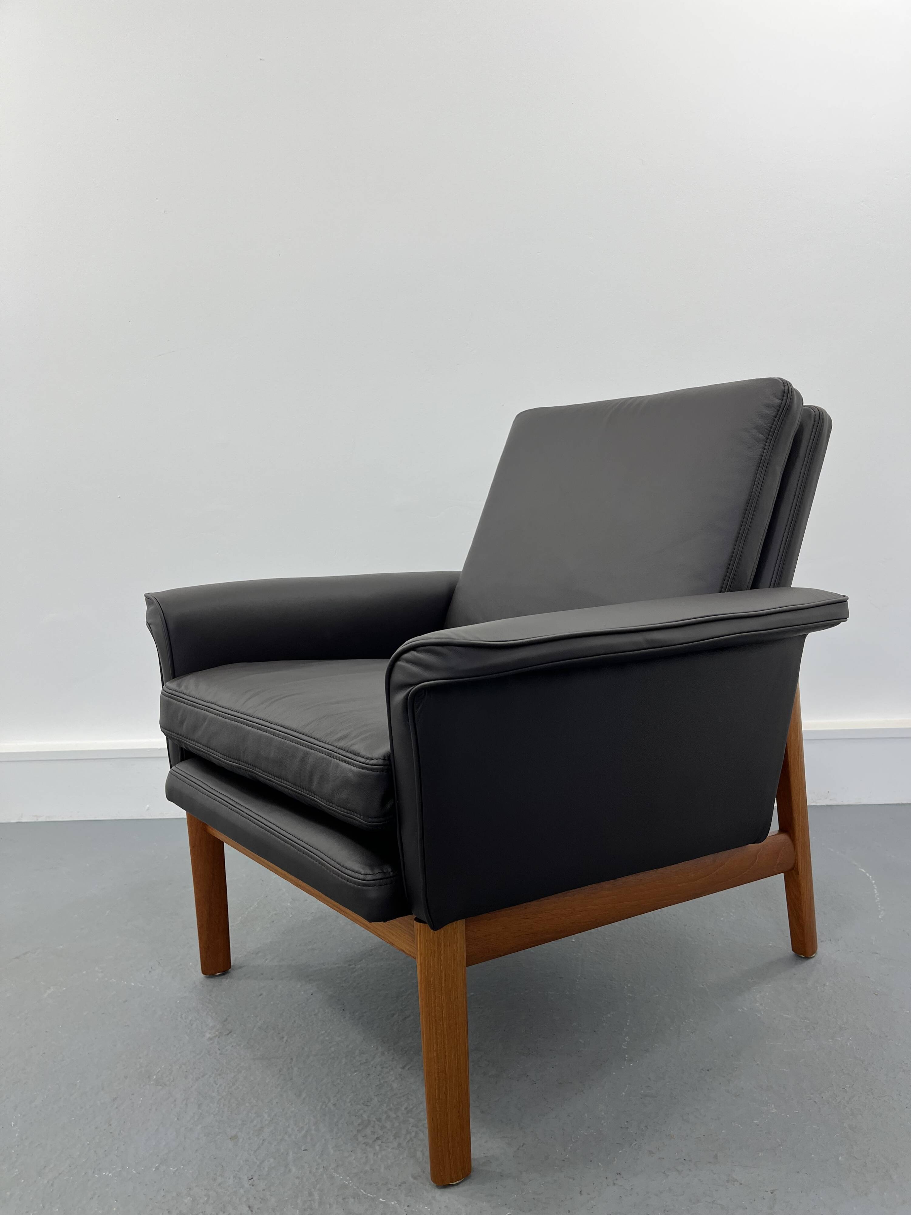 Chair model 218 by Finn Juhl Jupiter for France & Søn France and Daverkosen Denmark 1965