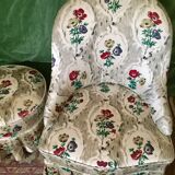 Toad in cloth armchair and its Ottoman
