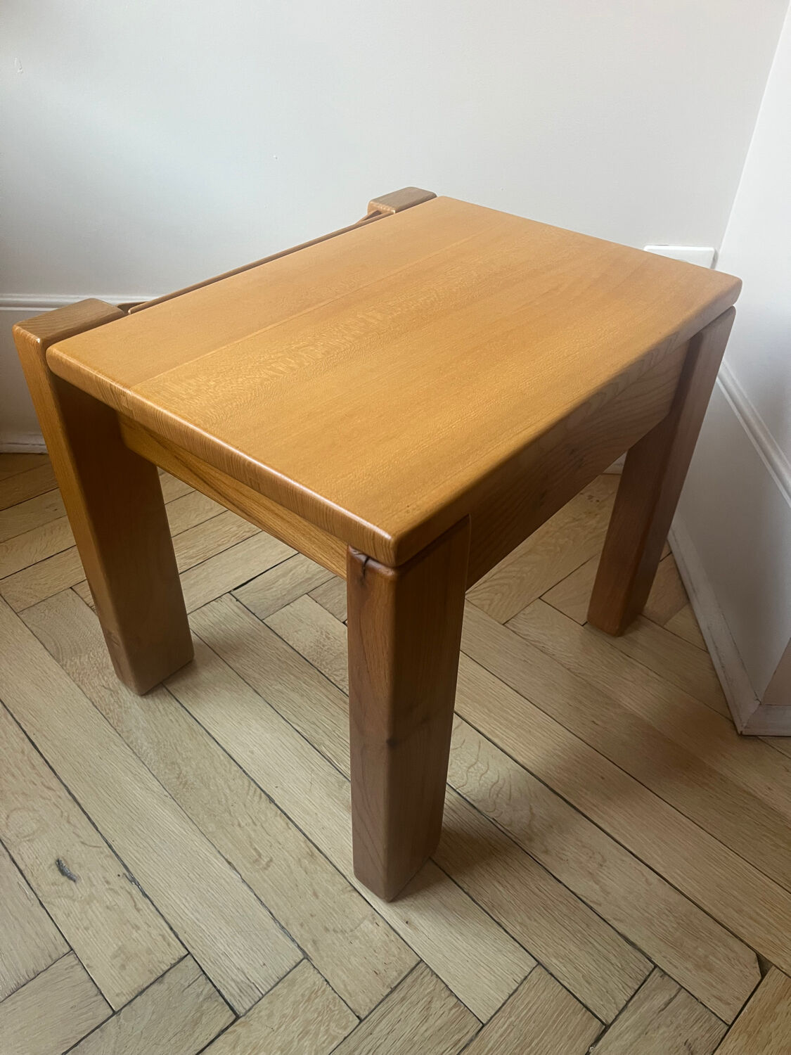 Elm bedside table in the Maison Regain style.