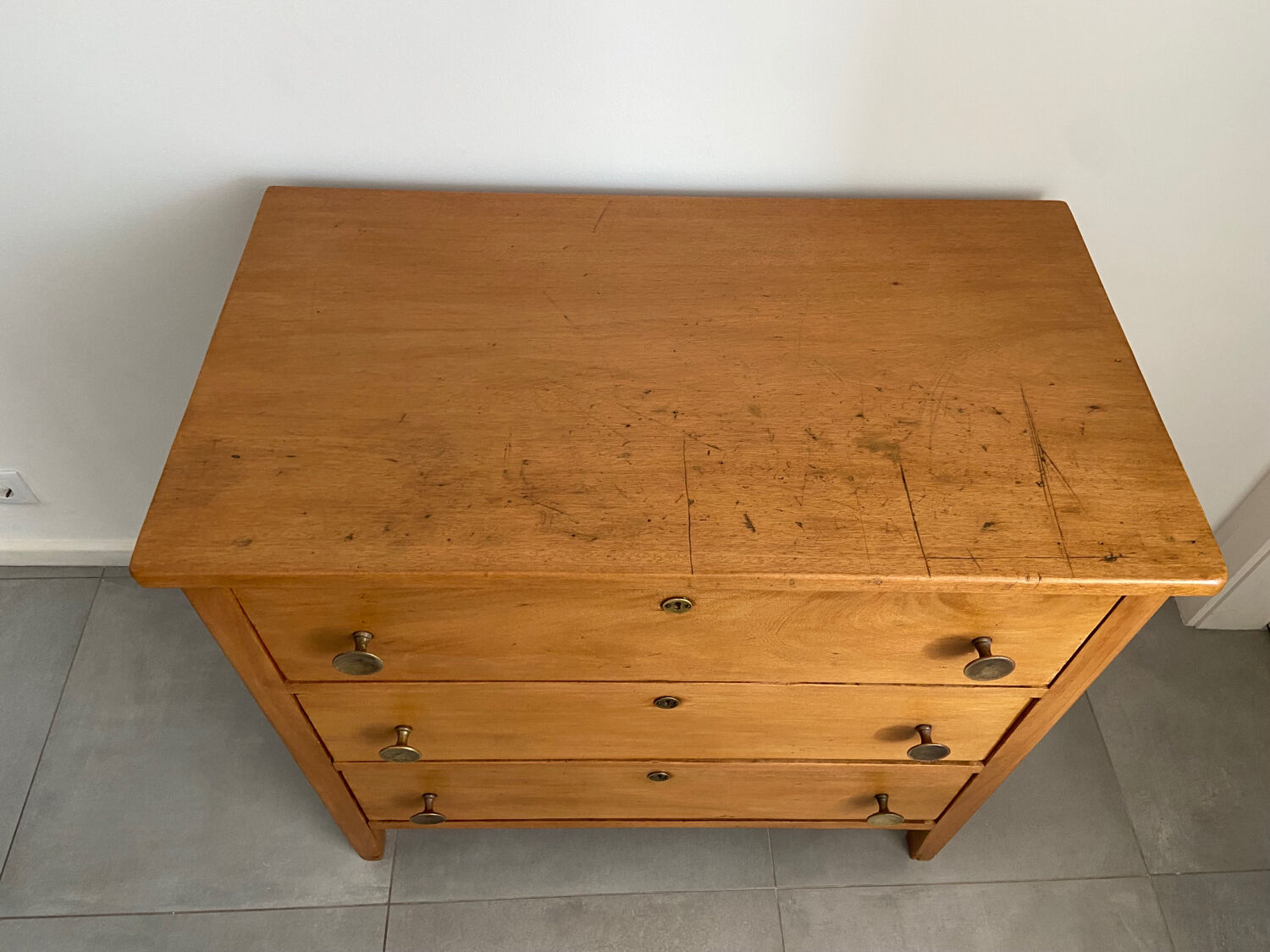 Antique chest of drawers