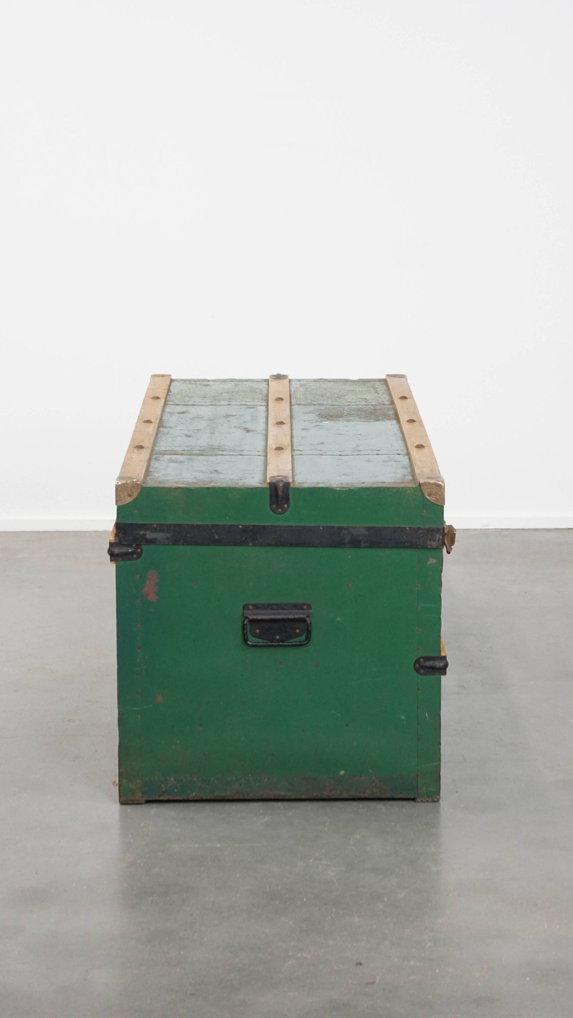 Large Antique Travel Trunk / Coffee Table from the Early 1900s with Handles
