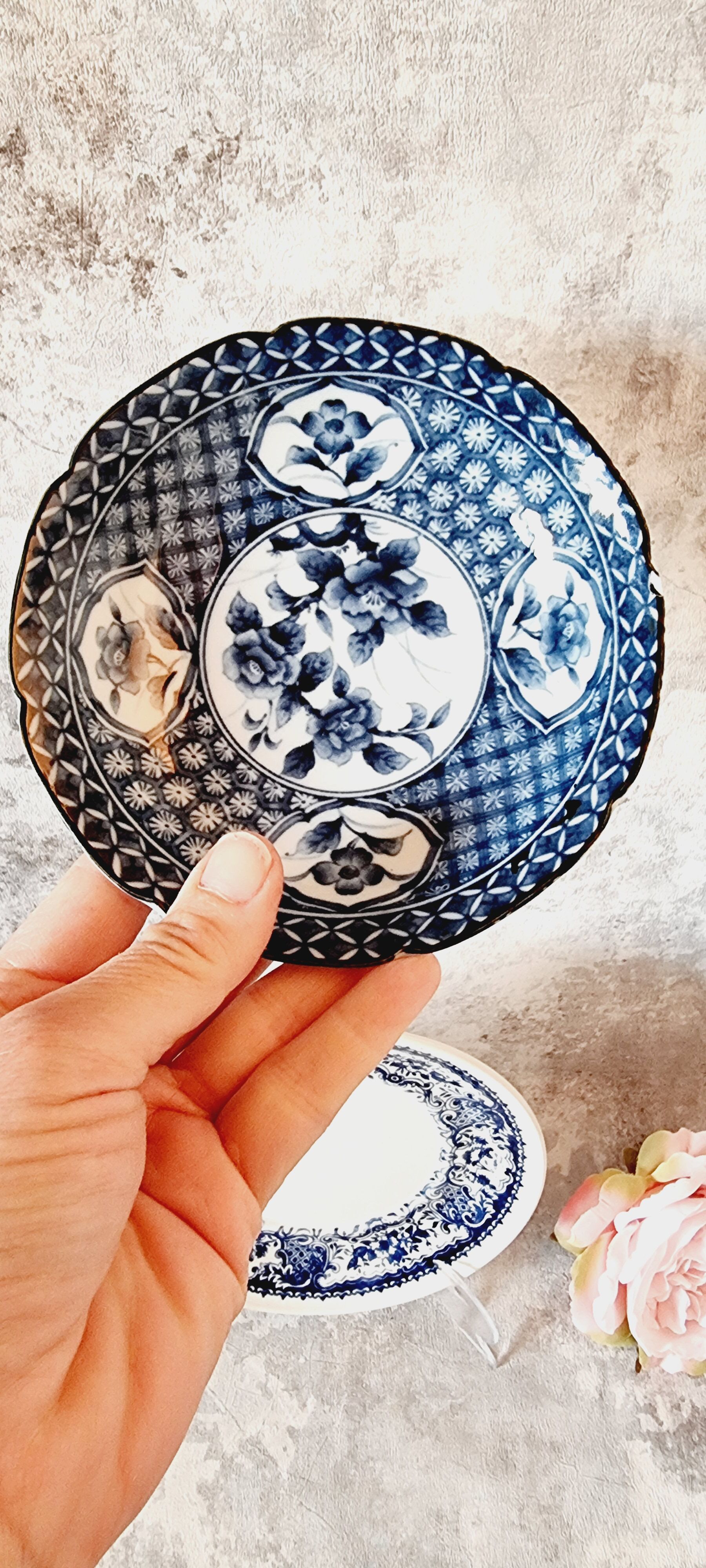 Set of 4 blue and white porcelain plates