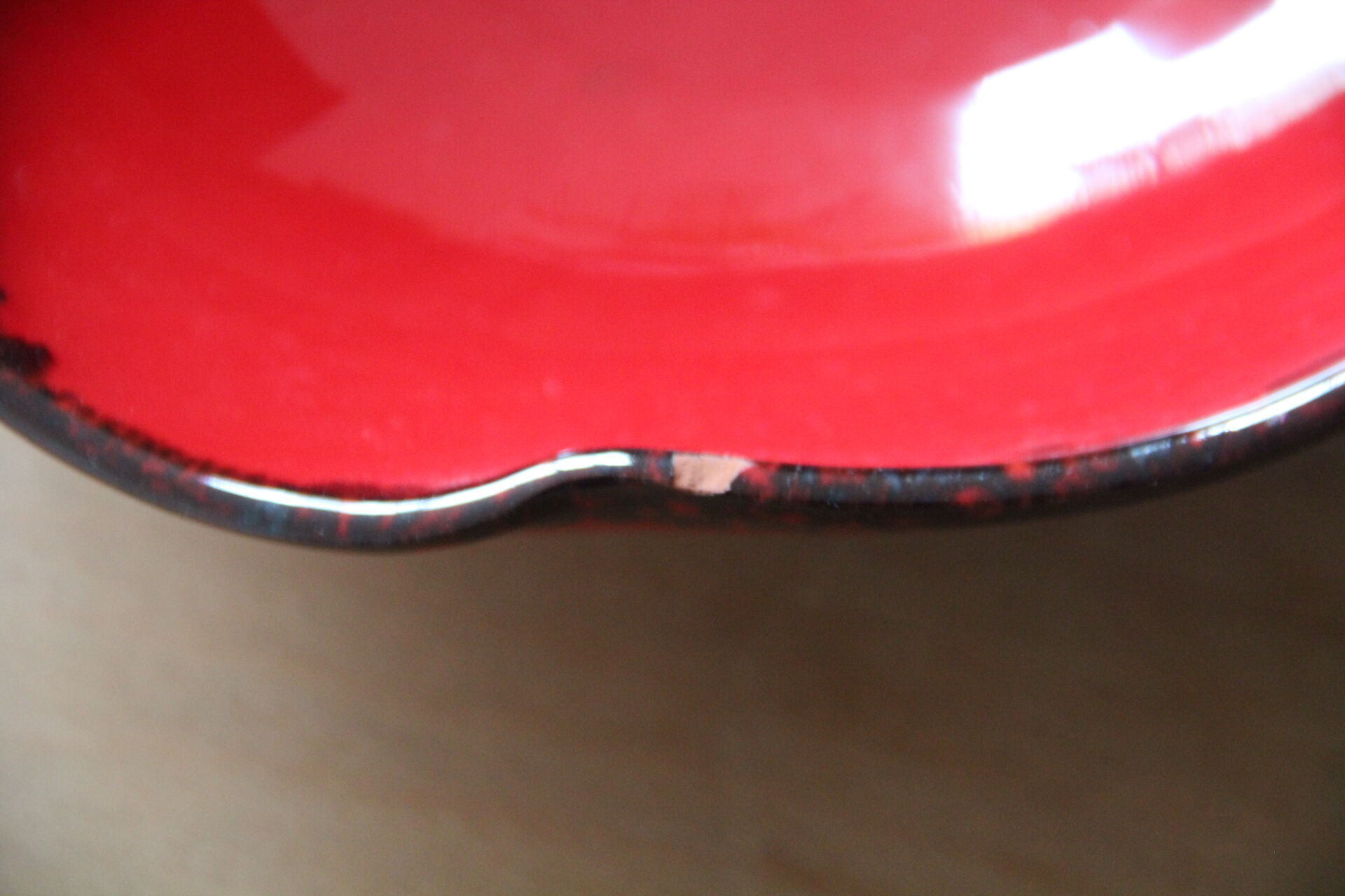 2 red glazed terracotta dishes