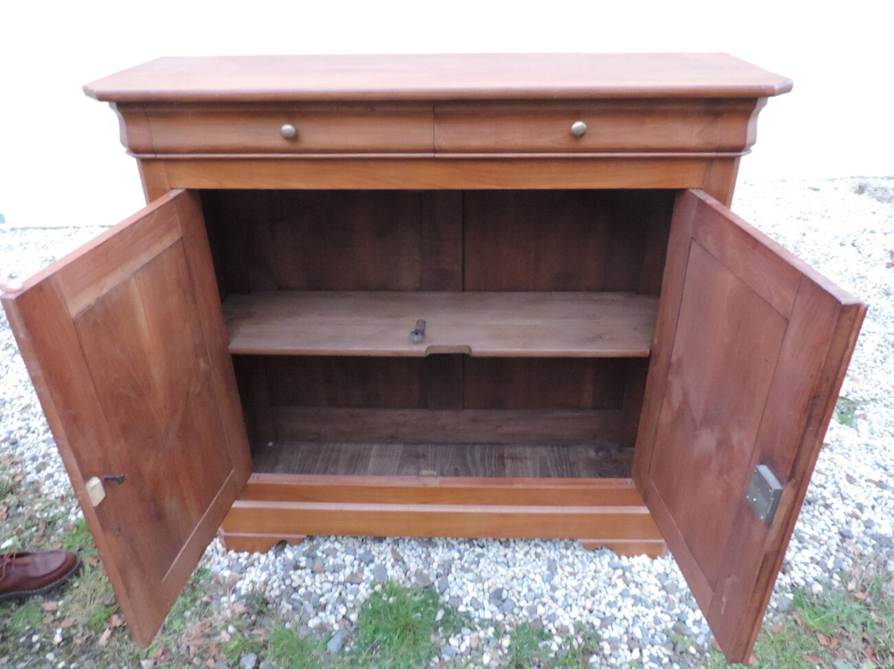 Buffet in 20th century cherry