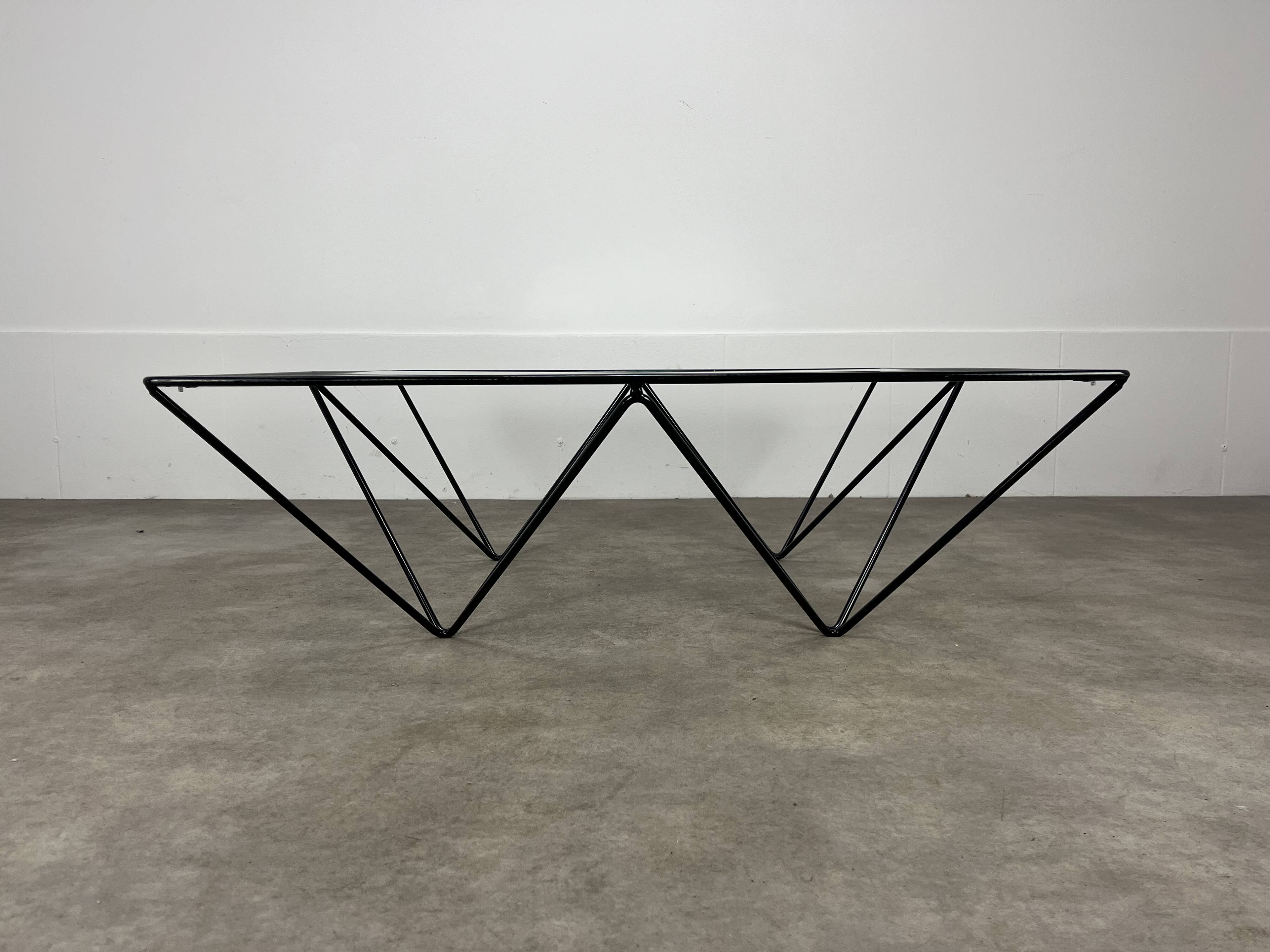 Pyramidal coffee table in steel wire and glass in the style of Piva