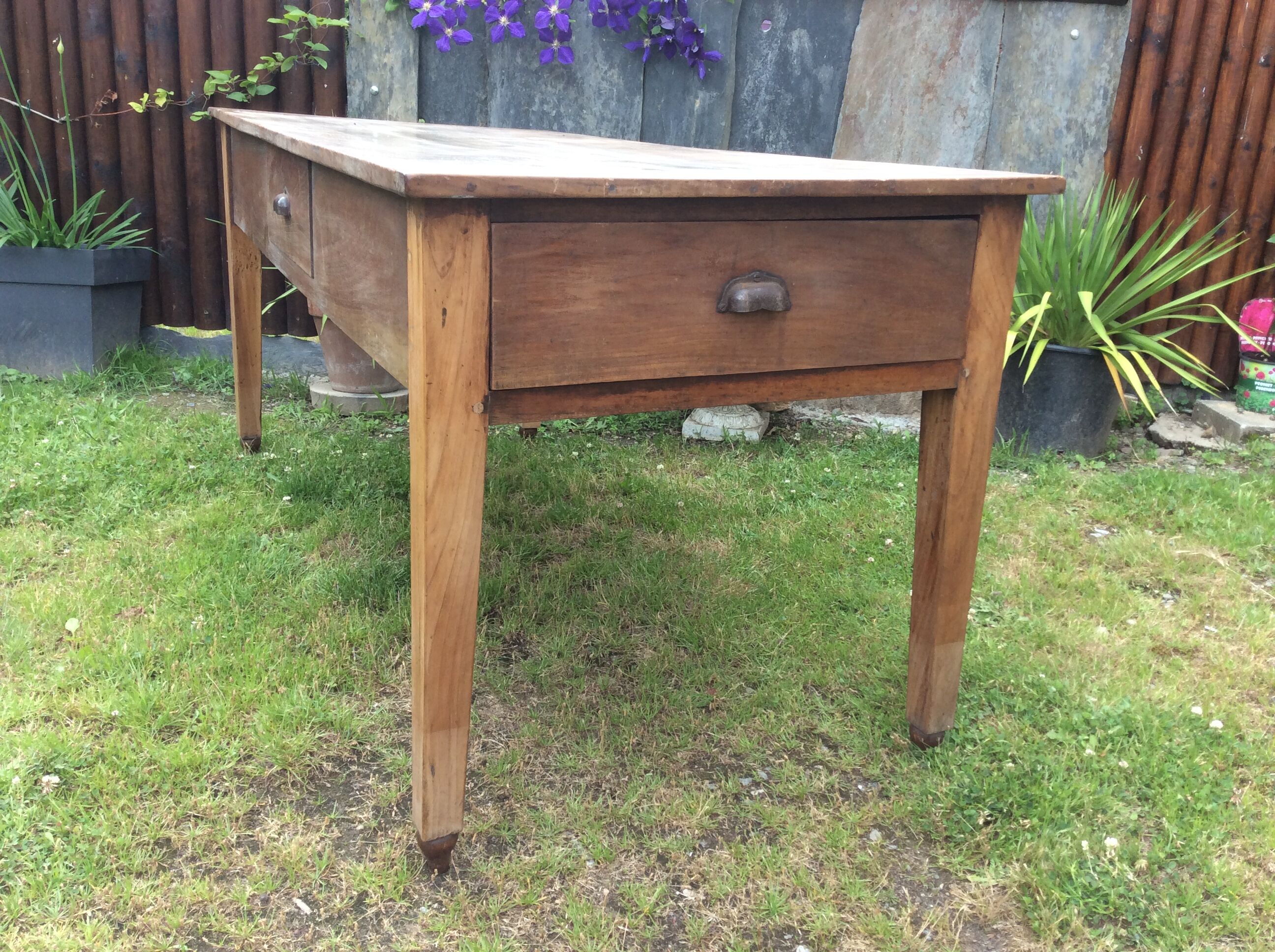 Farm table in cherry tree of the country of Redon with spindle feet.