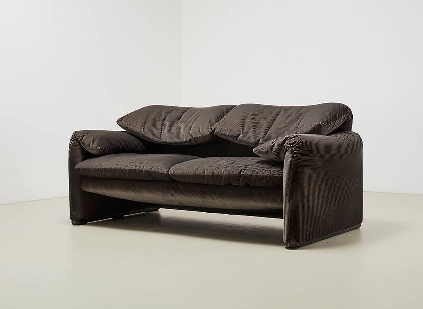 Vico Magistretti Maralunga Sofa for Cassina Italy 1973