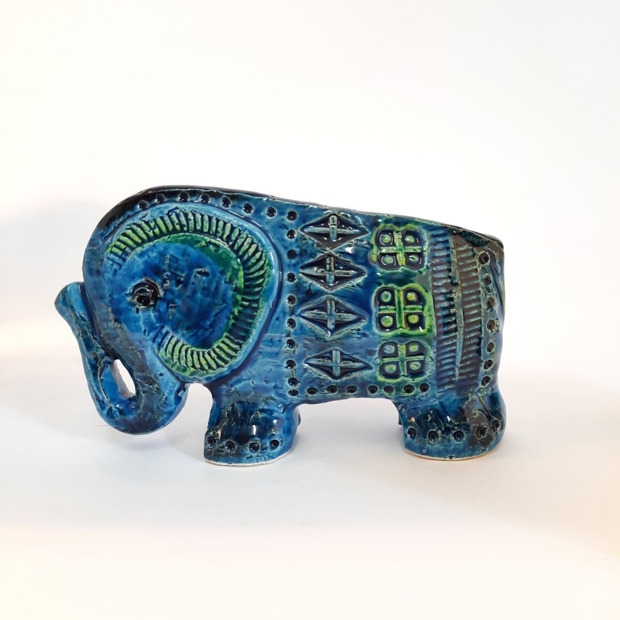 Vintage elephant statue, Aldo Londi for Bitossi, Rimini blue series.