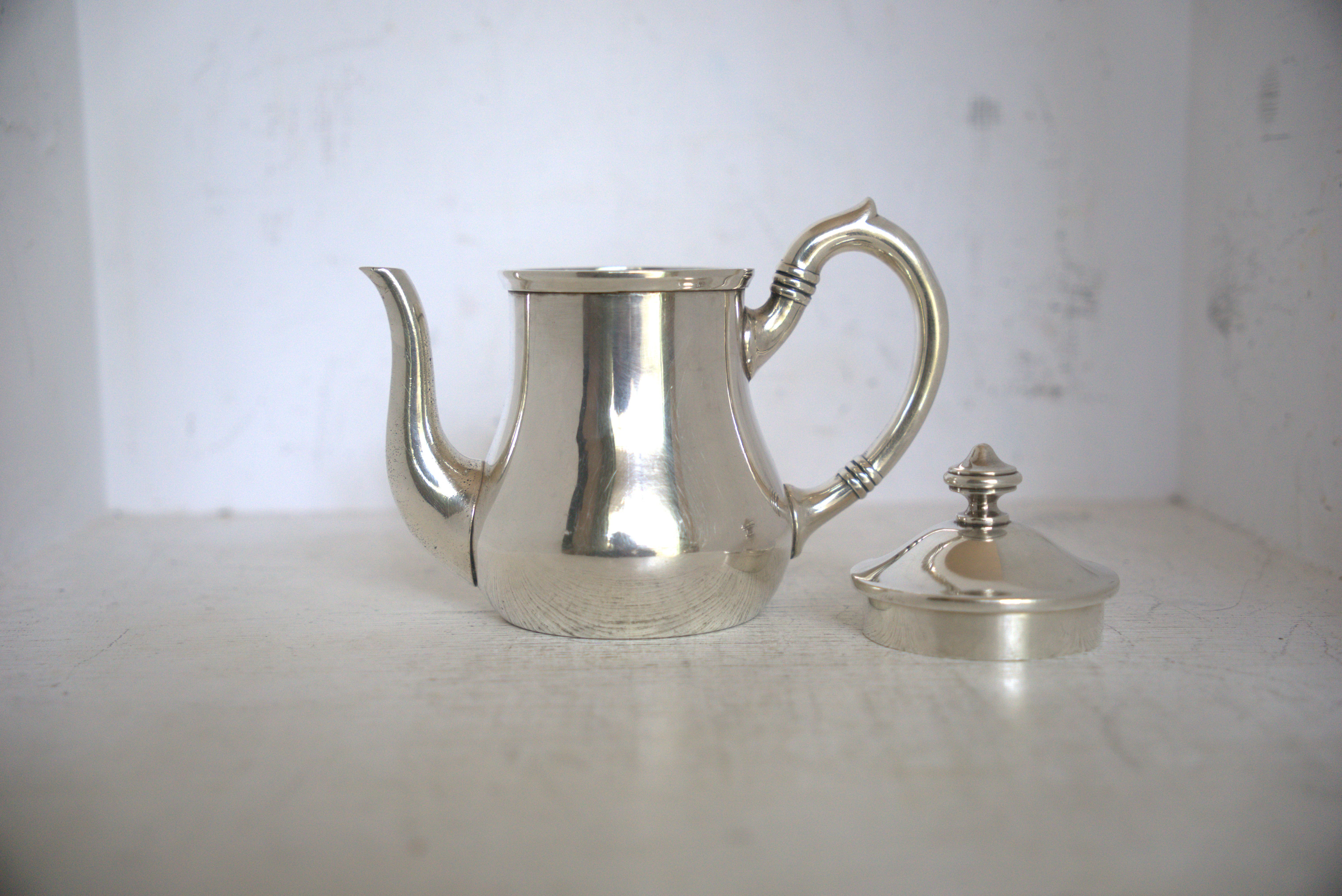 Paire de cafetières plaqué argent