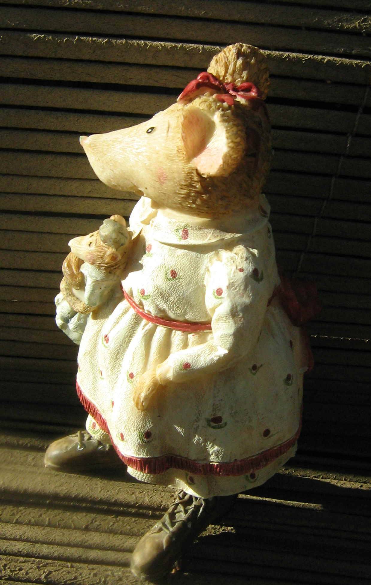 Madame mouse and her little one