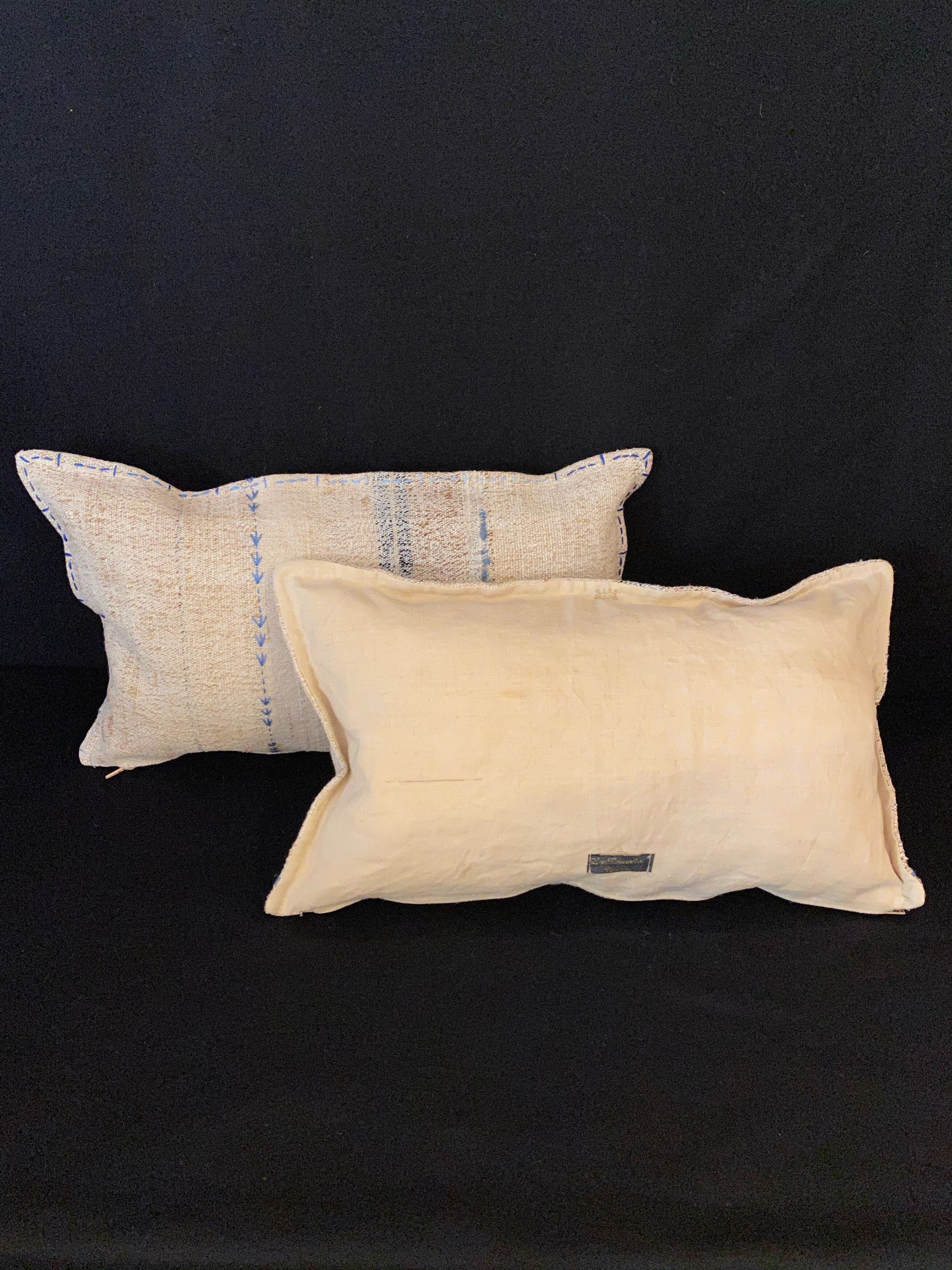 Pair of cushions old kilim style canvas - Hand and initial embroidery