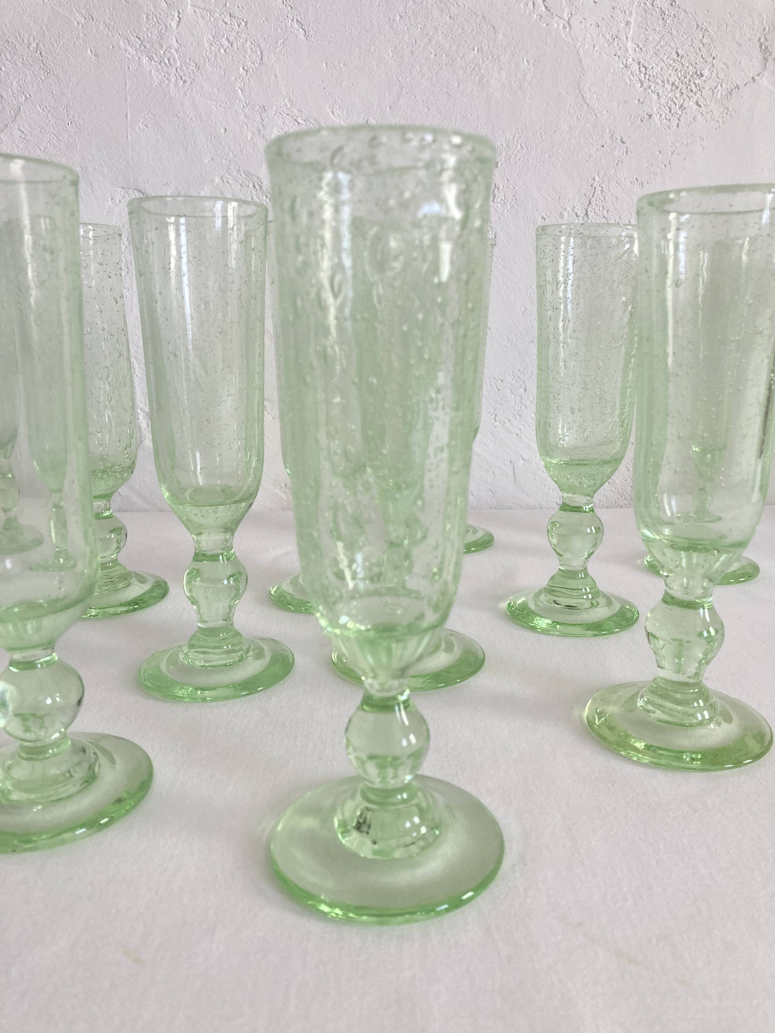 Champagne service in bubble glass from Montauroux