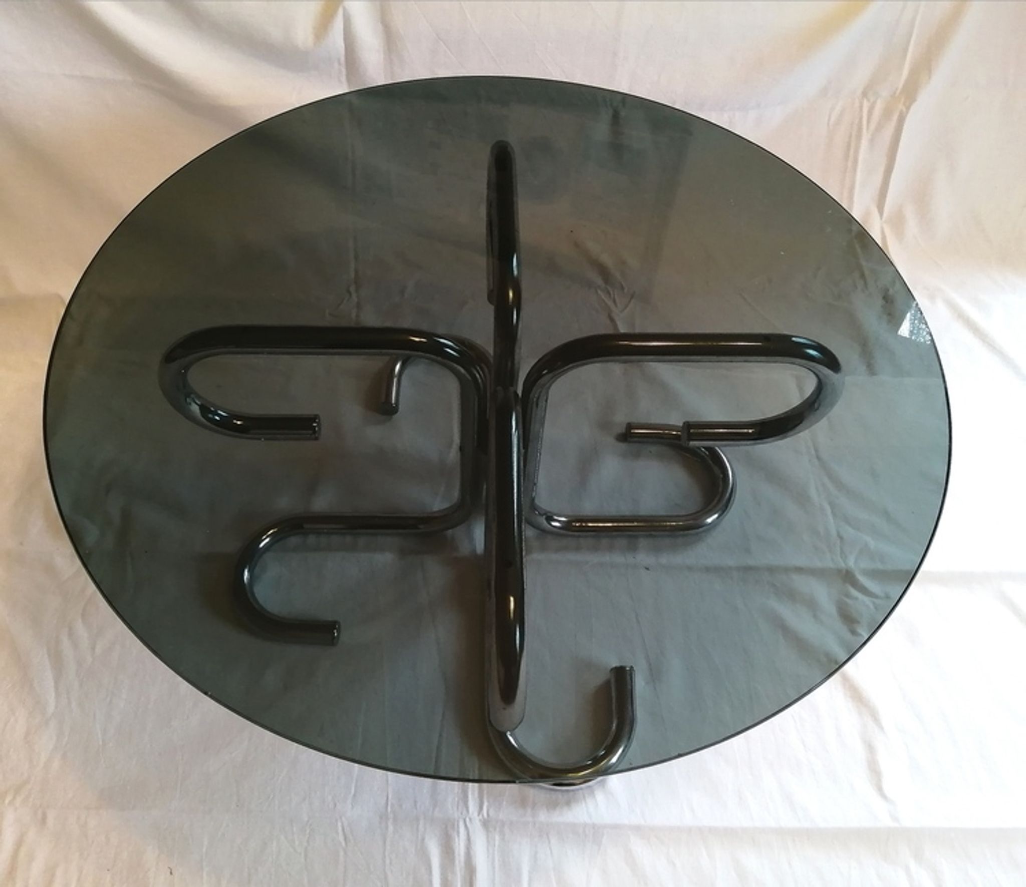 Round coffee table 1970