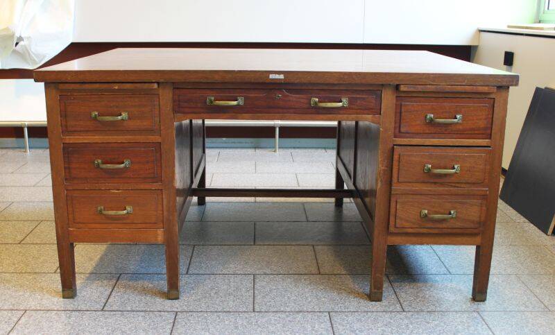 Double mahogany desk, Louis XV style, early 20th century.