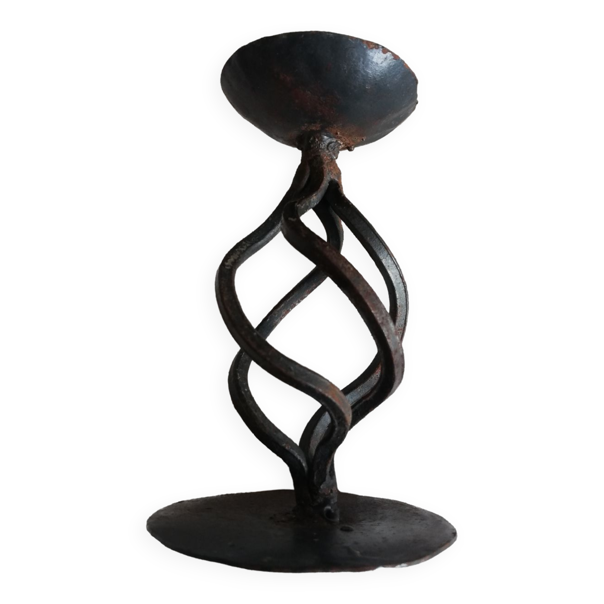 Rusty twisted candle holder for round candles