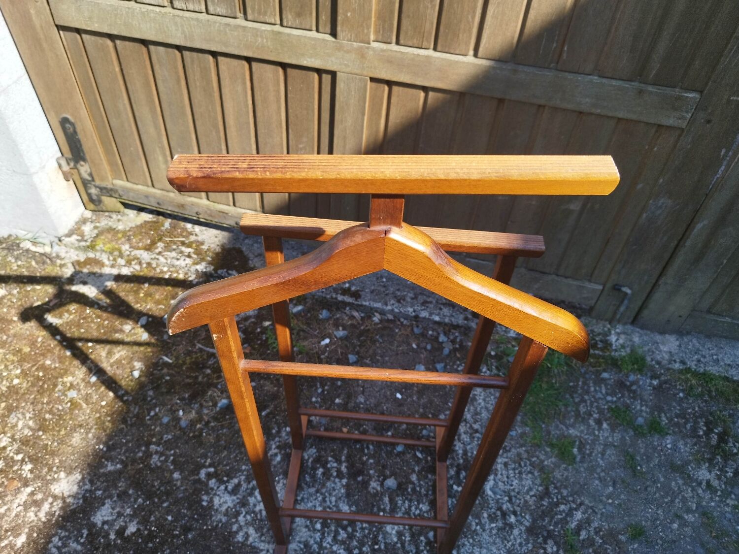 Double valet wood coat rack