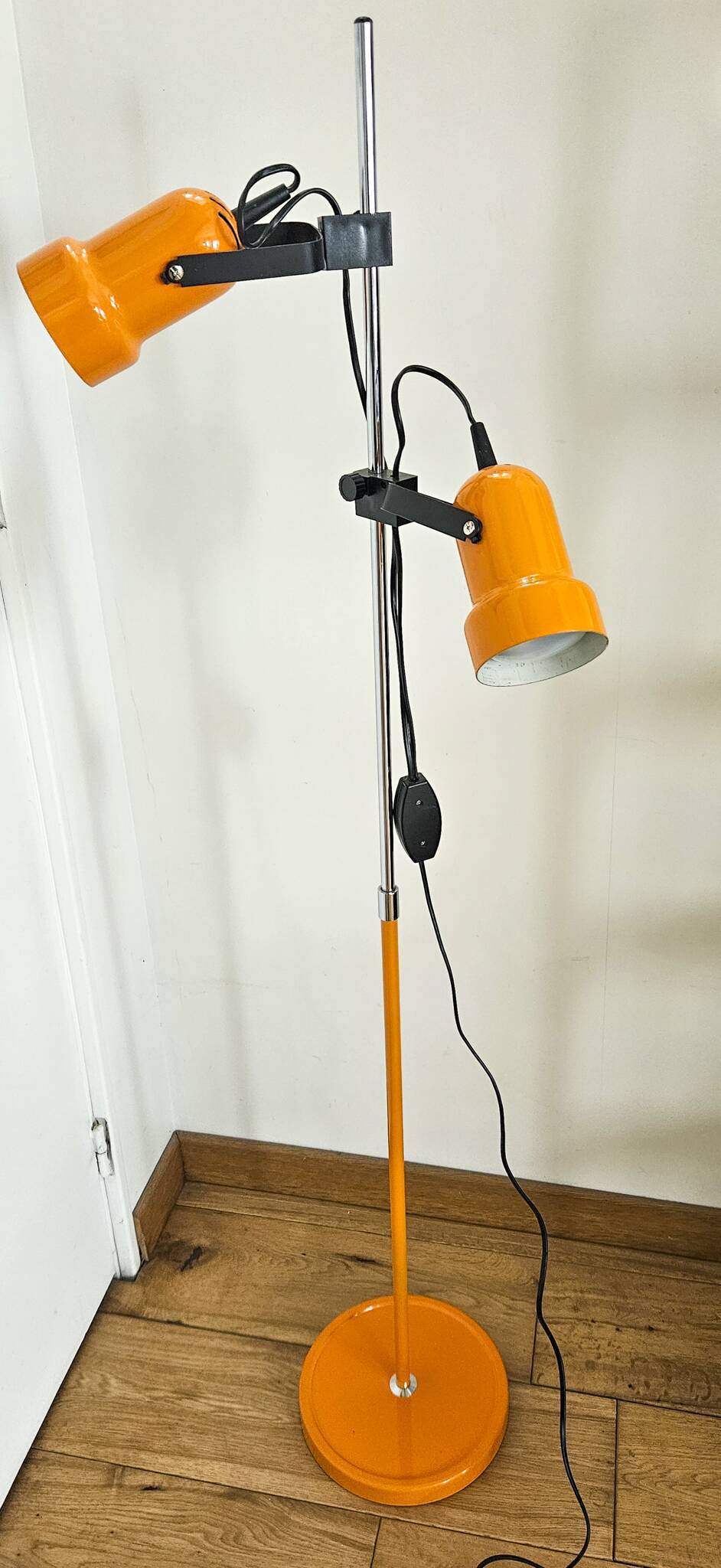 Vintage 1970s floor lamp with 2 spots, chrome, orange and black.
