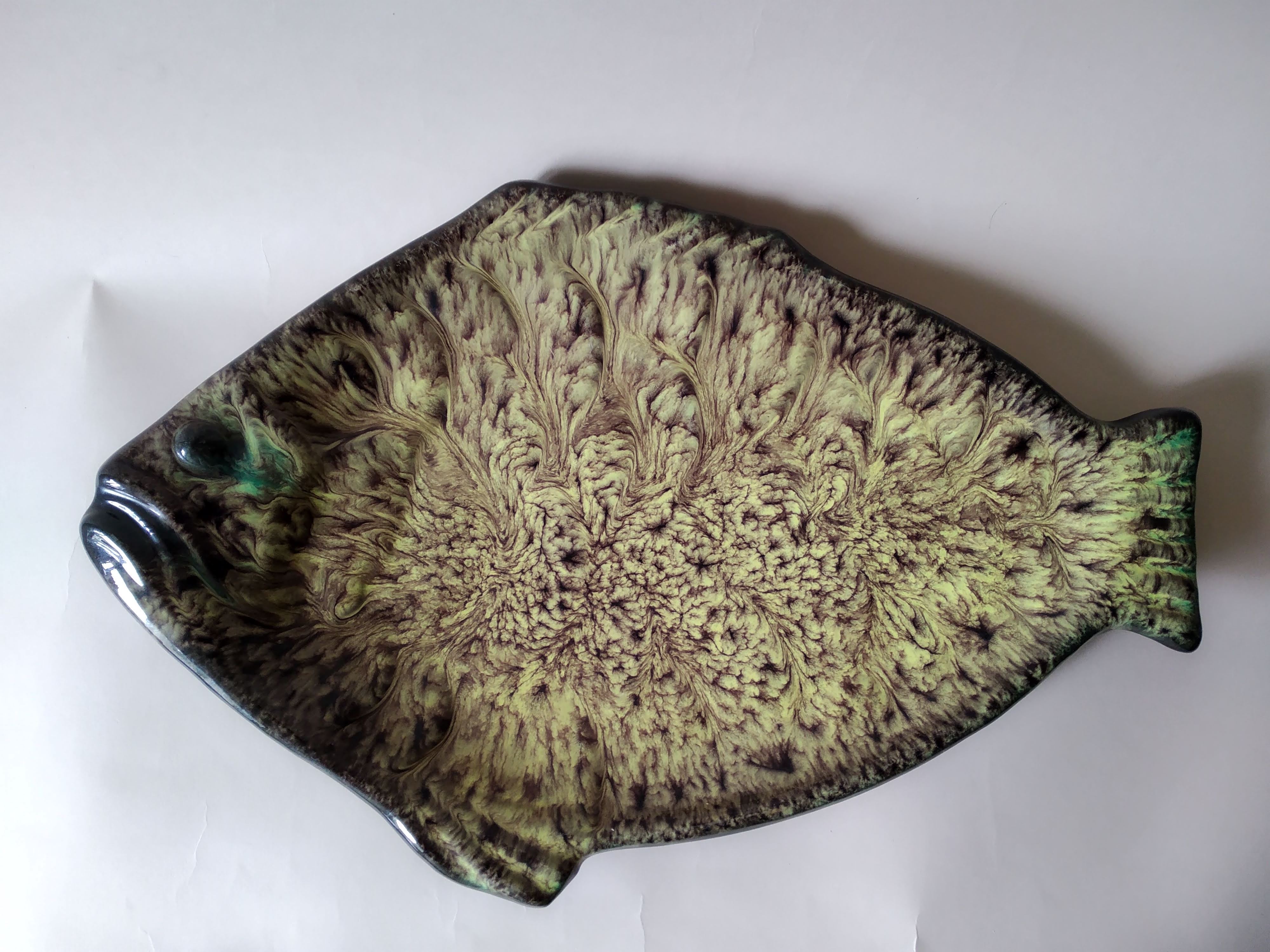 Ceramic dish by Marius Giuge Vallauris