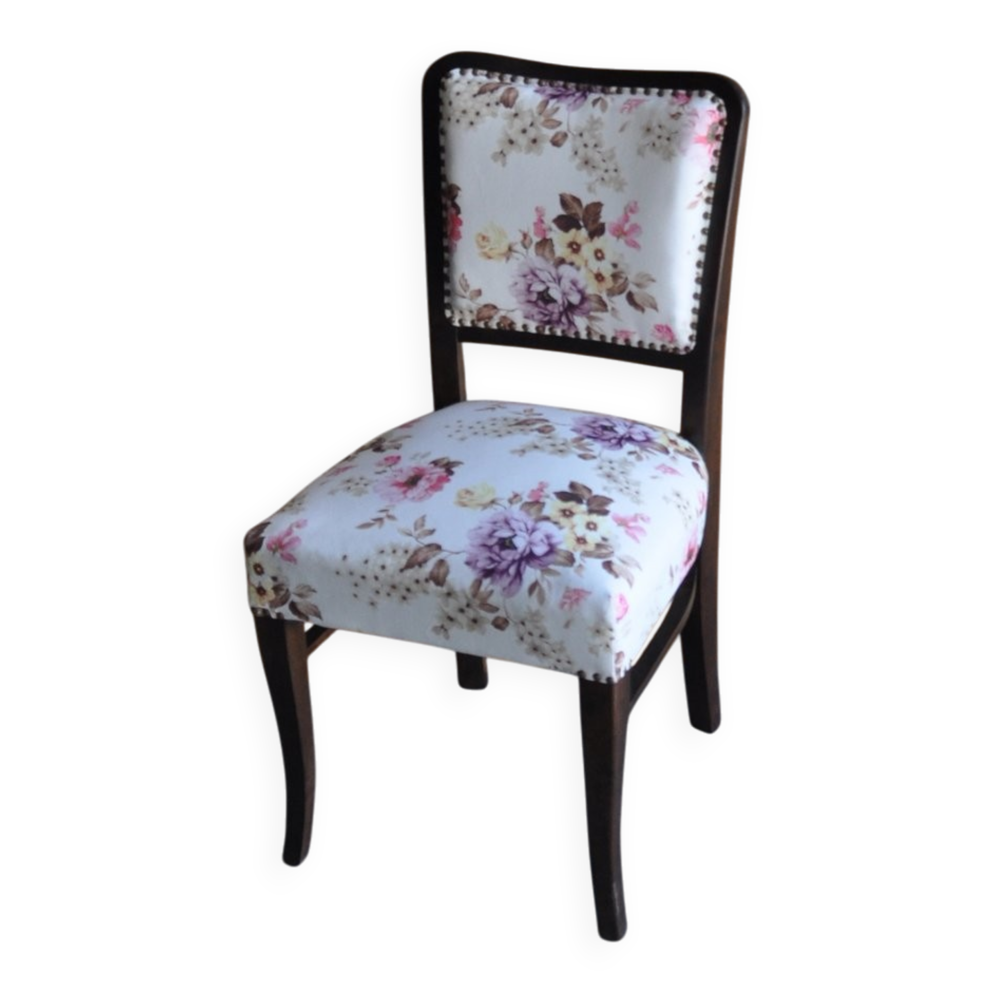 Art Deco chair in wood and white velvet, floral backrest from the 1930s.