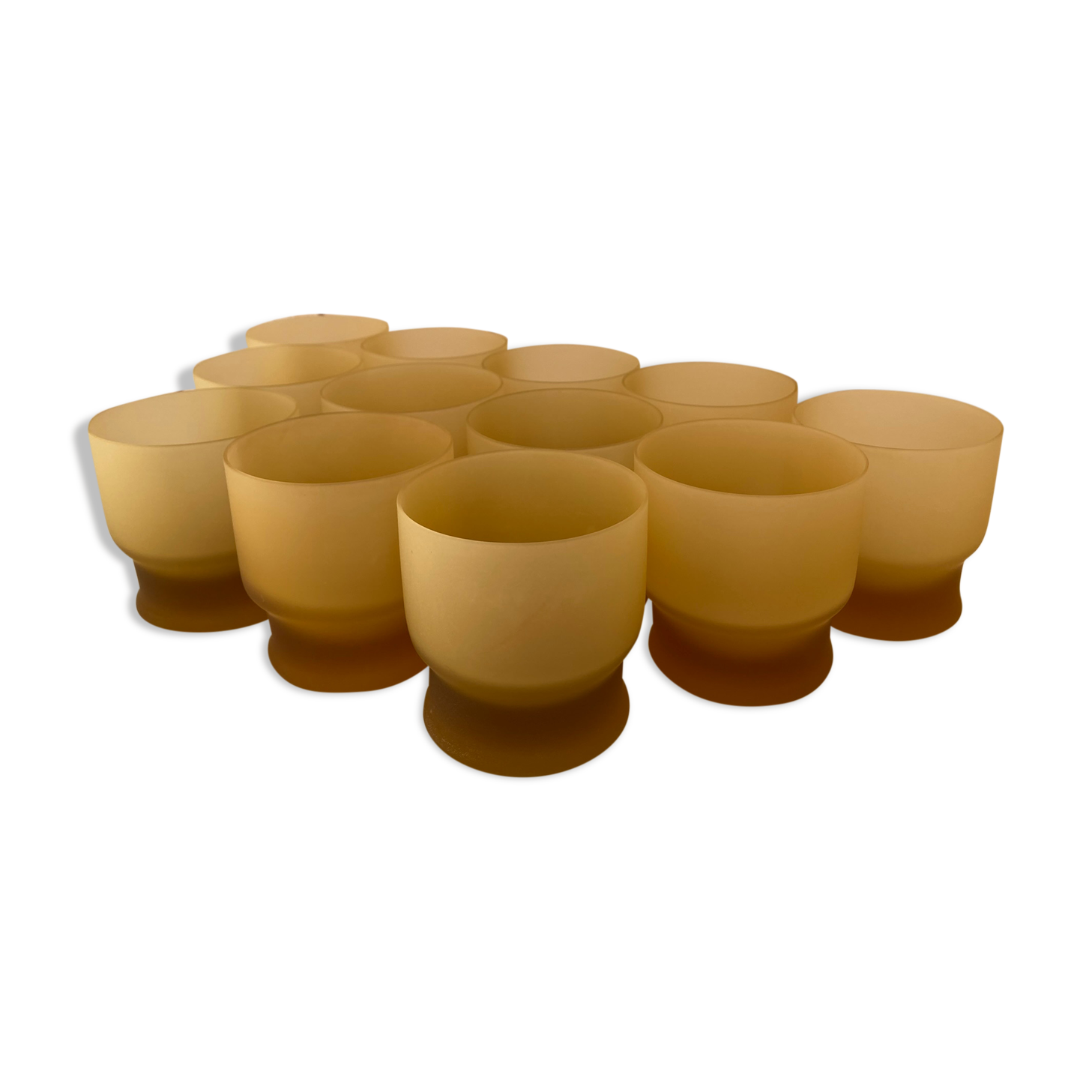 Frosted ochre-colored lenses