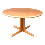 Scandinavian extendable round table
