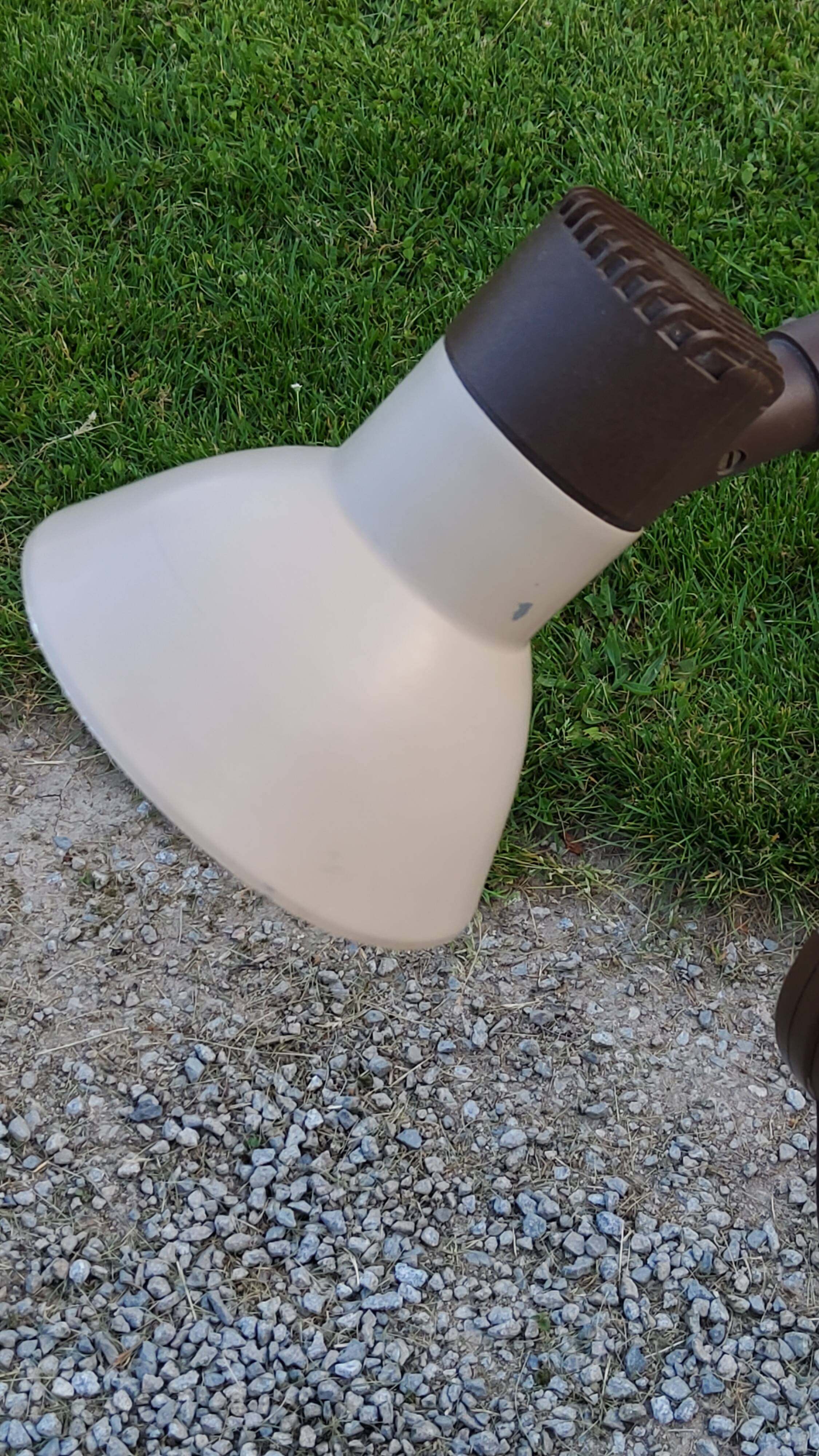 Floor lamp of the 70s in gilded brass lacquered beige metal and brown plastic 2 spots