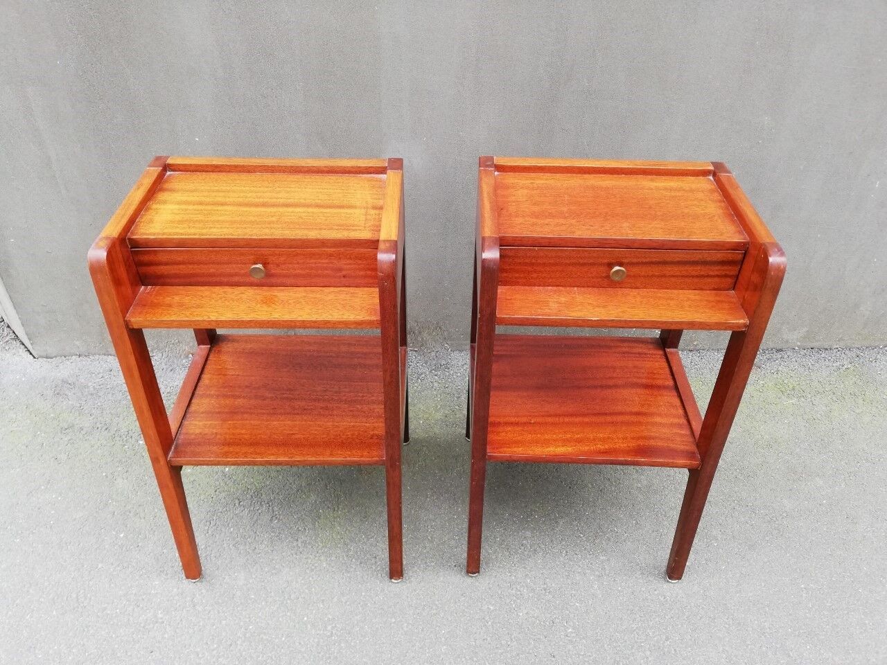 Paire de tables de chevet années 50