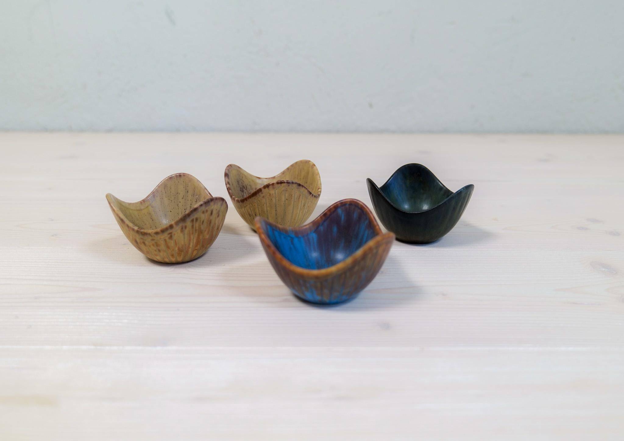 Mid-Century Modern Set of 5 Bowls Rörstrand Gunnar Nylund, Sweden, 1950s