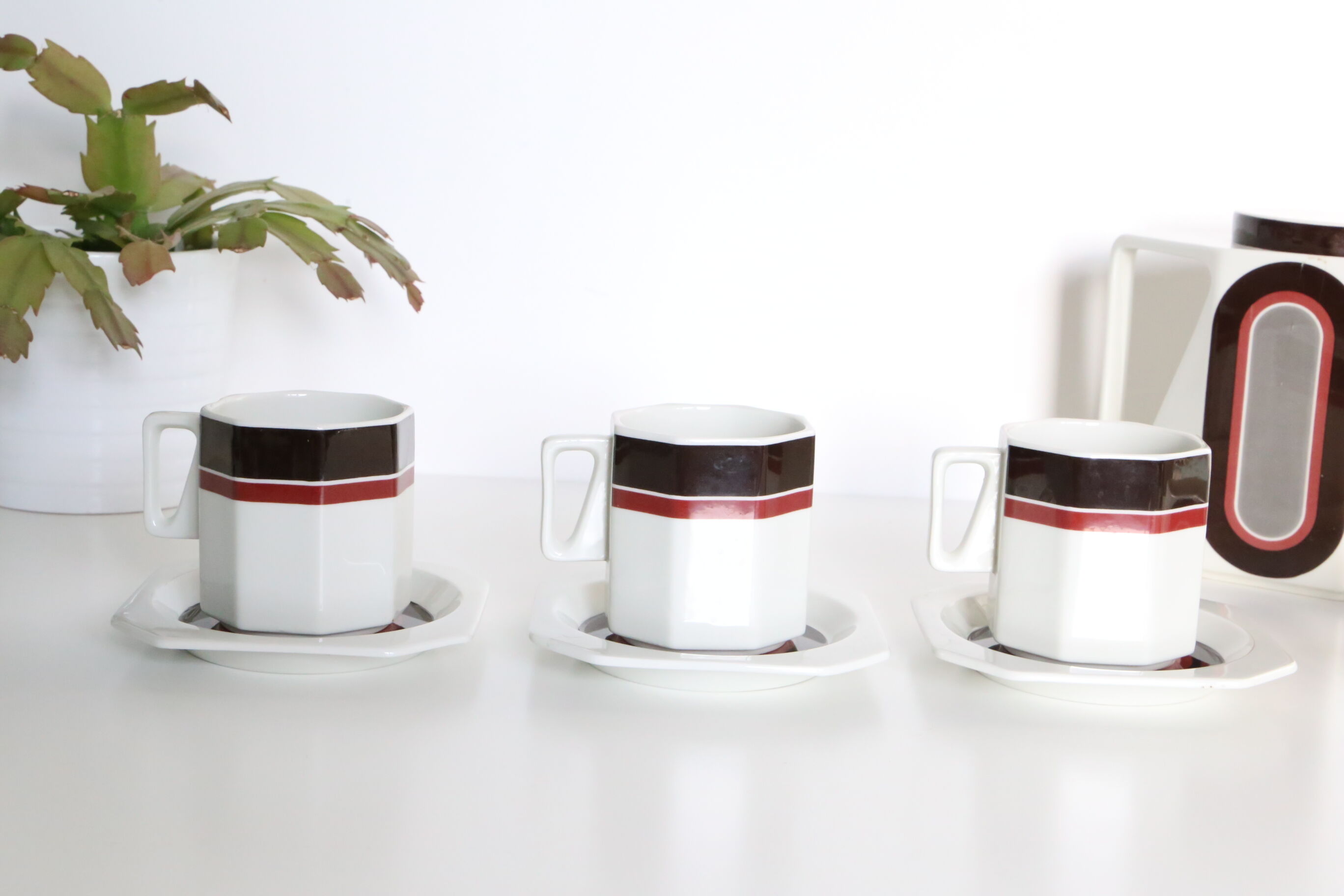 Coffee service from the Villeroy and Boch avant-garde range