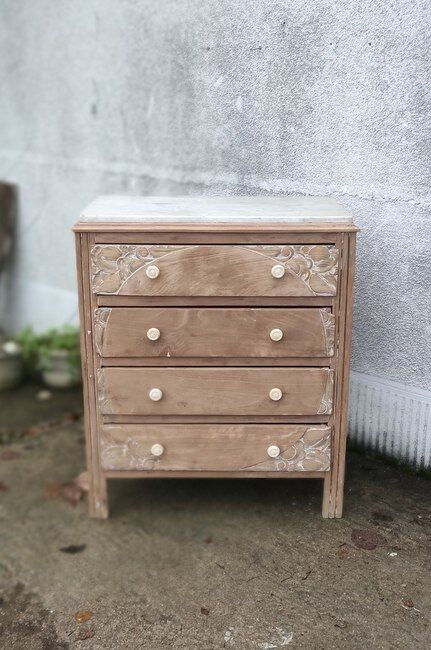 Art Deco chest of drawers