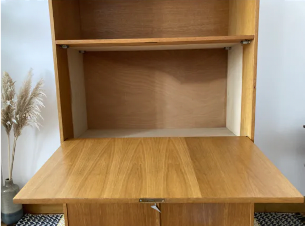 Secretary compass feet