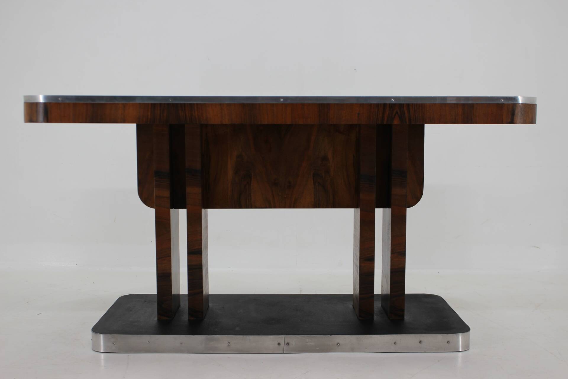 1930s Art Deco Dining Table in Walnut, Czechoslovakia