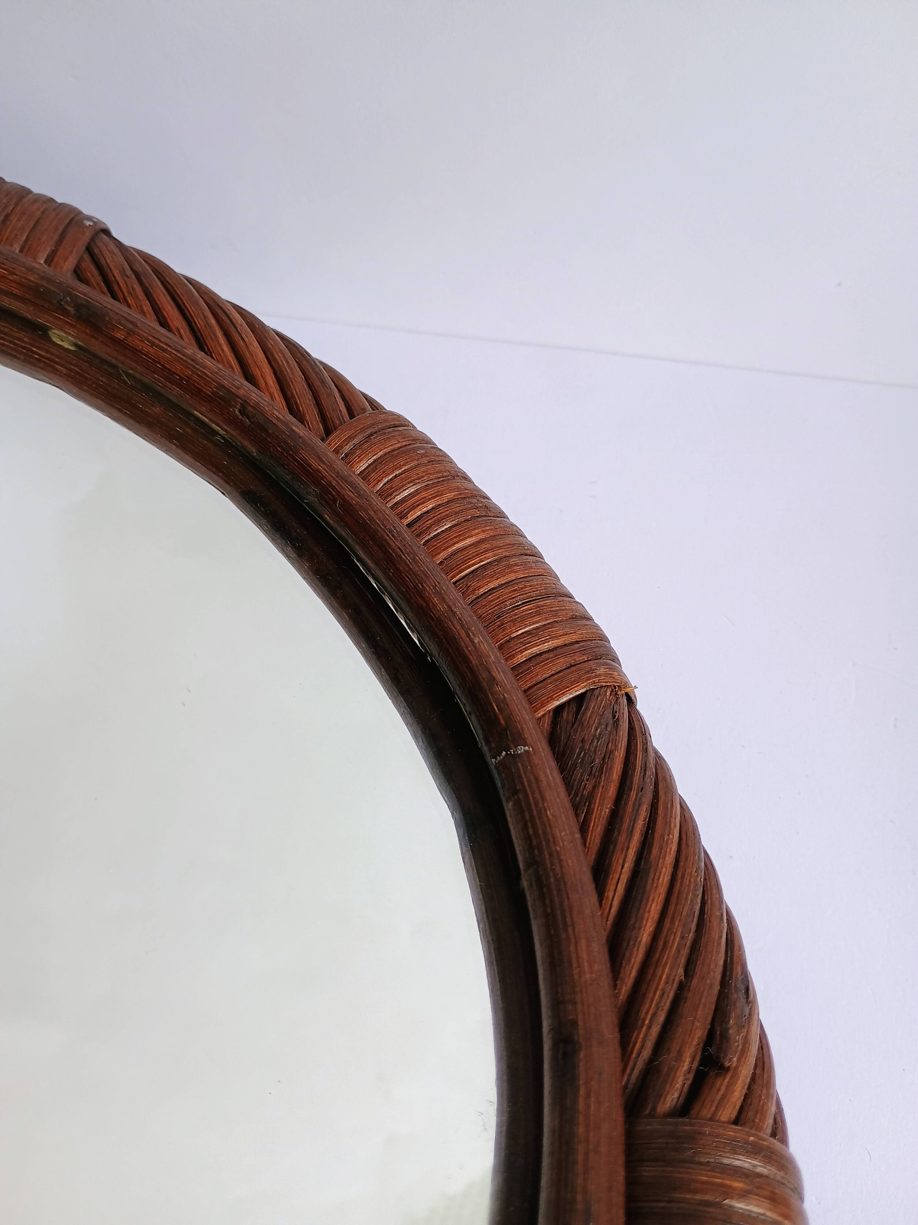 Oval rattan mirror to hang