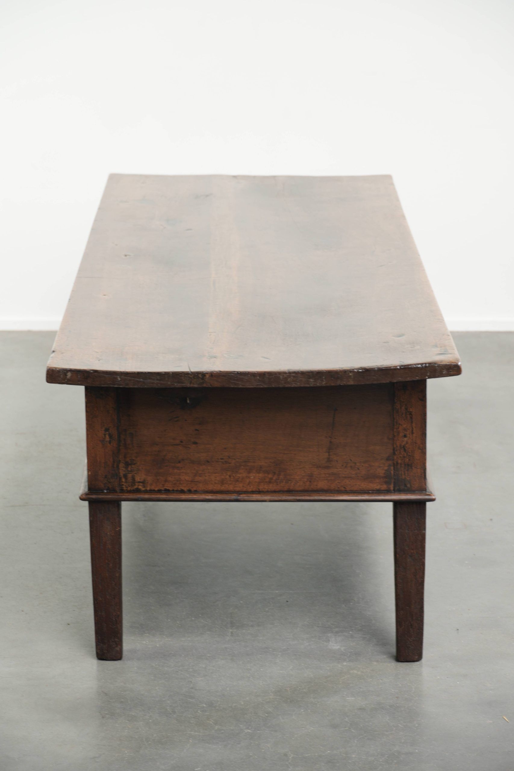 Antique walnut 18th-century Southern European coffee table with two drawers
