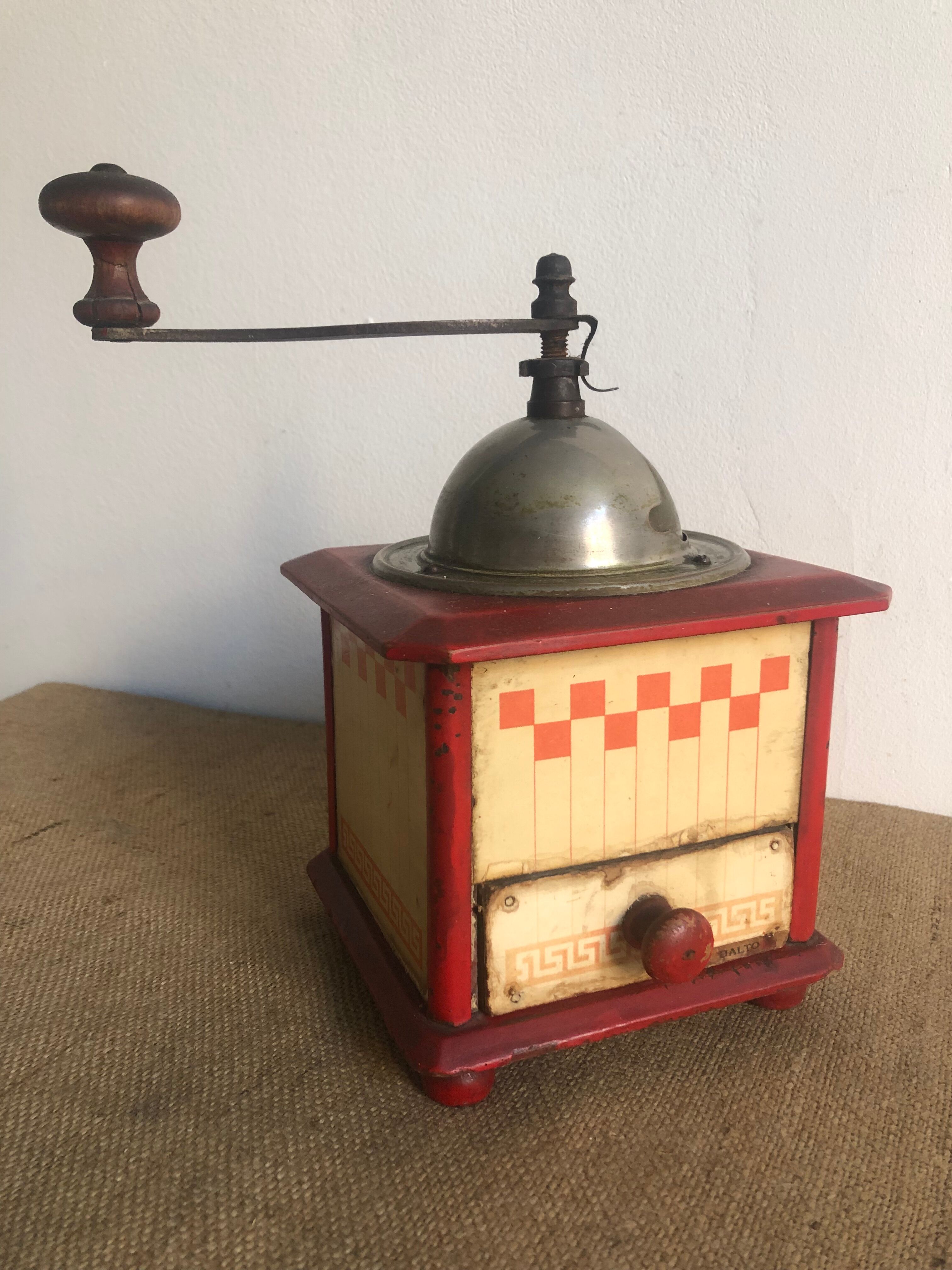 Coffee grinder "Lustucru" - 1932/1939