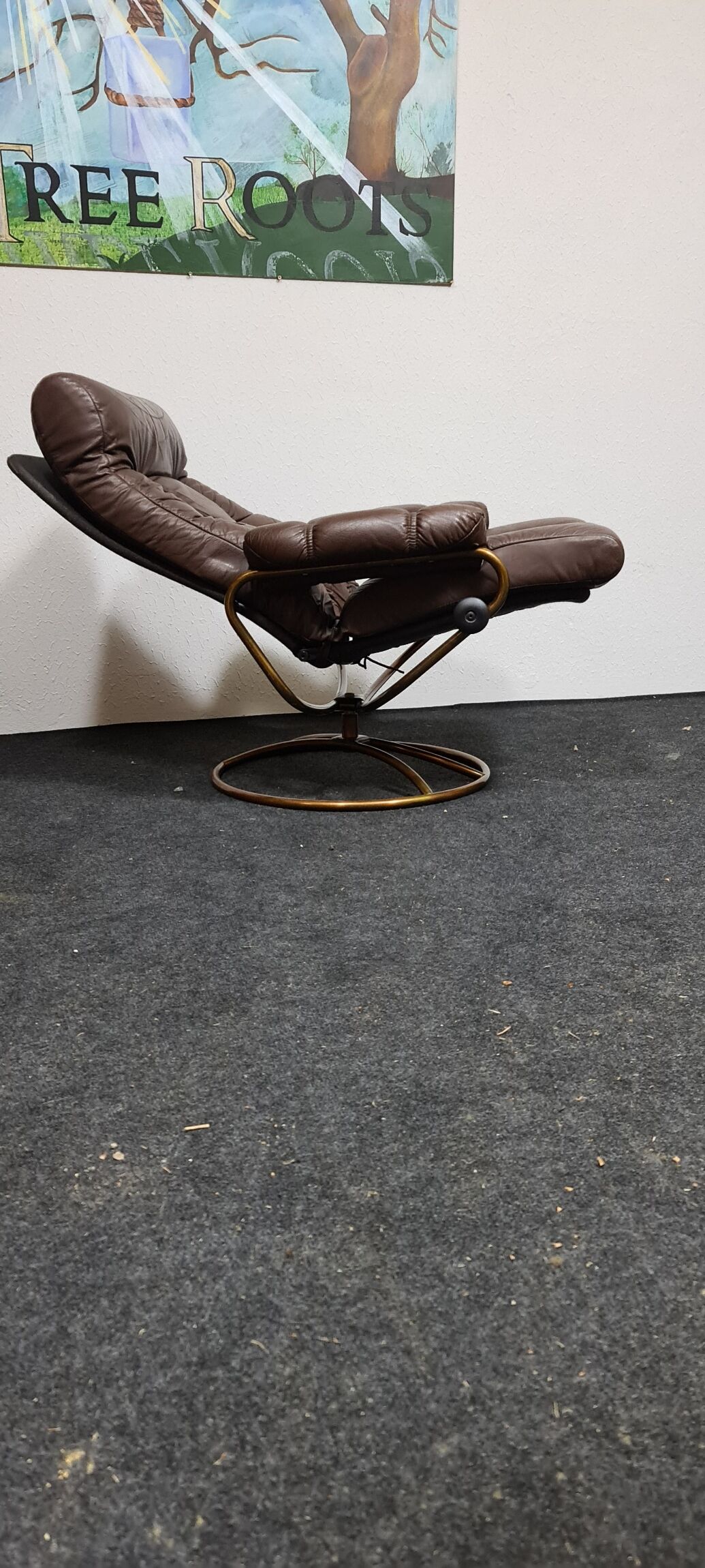 Vintage leather stressless reclining chair