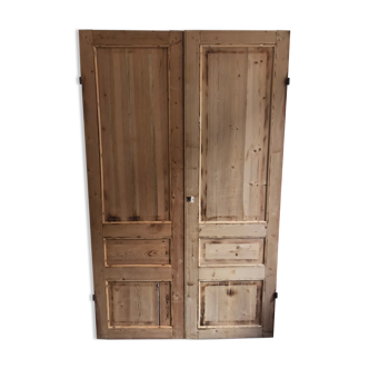 Pair of old XIX pine doors