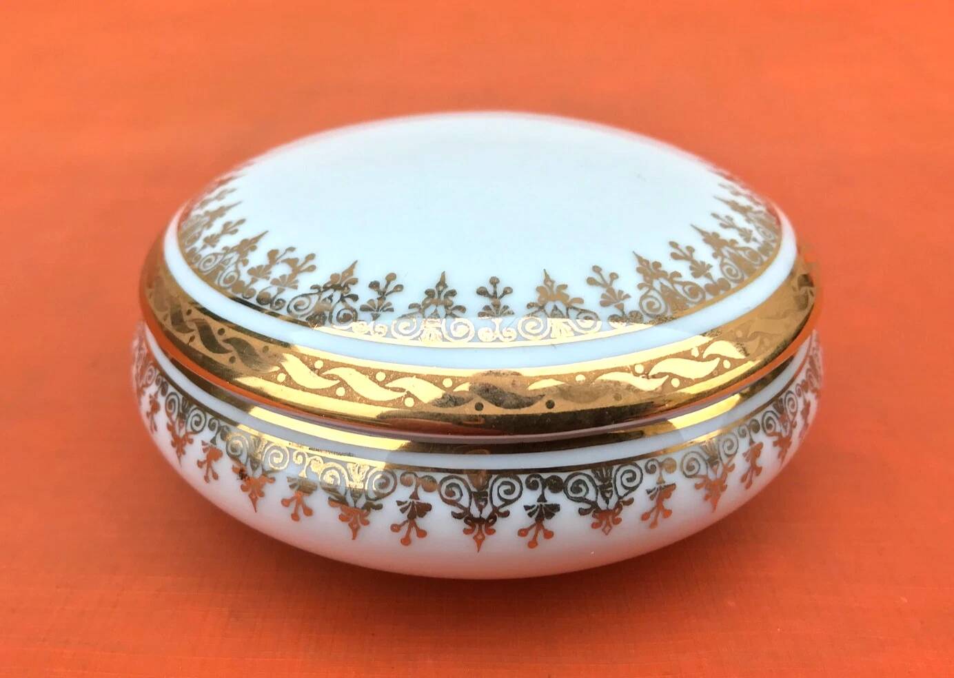 Bonbonnière / Jewellery Box Limoges Porcelain France