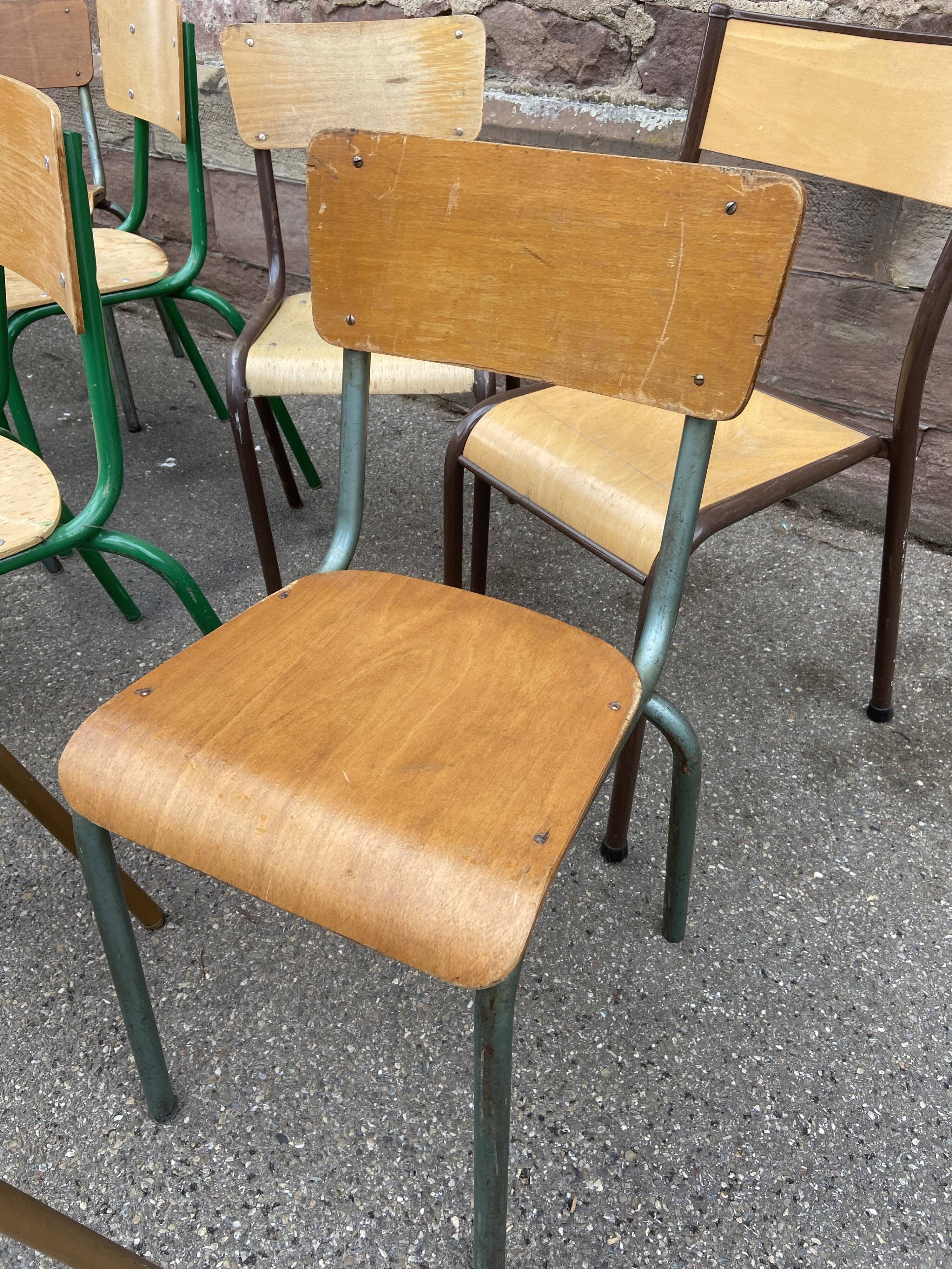 Lot of 14 mismatched vintage school chairs