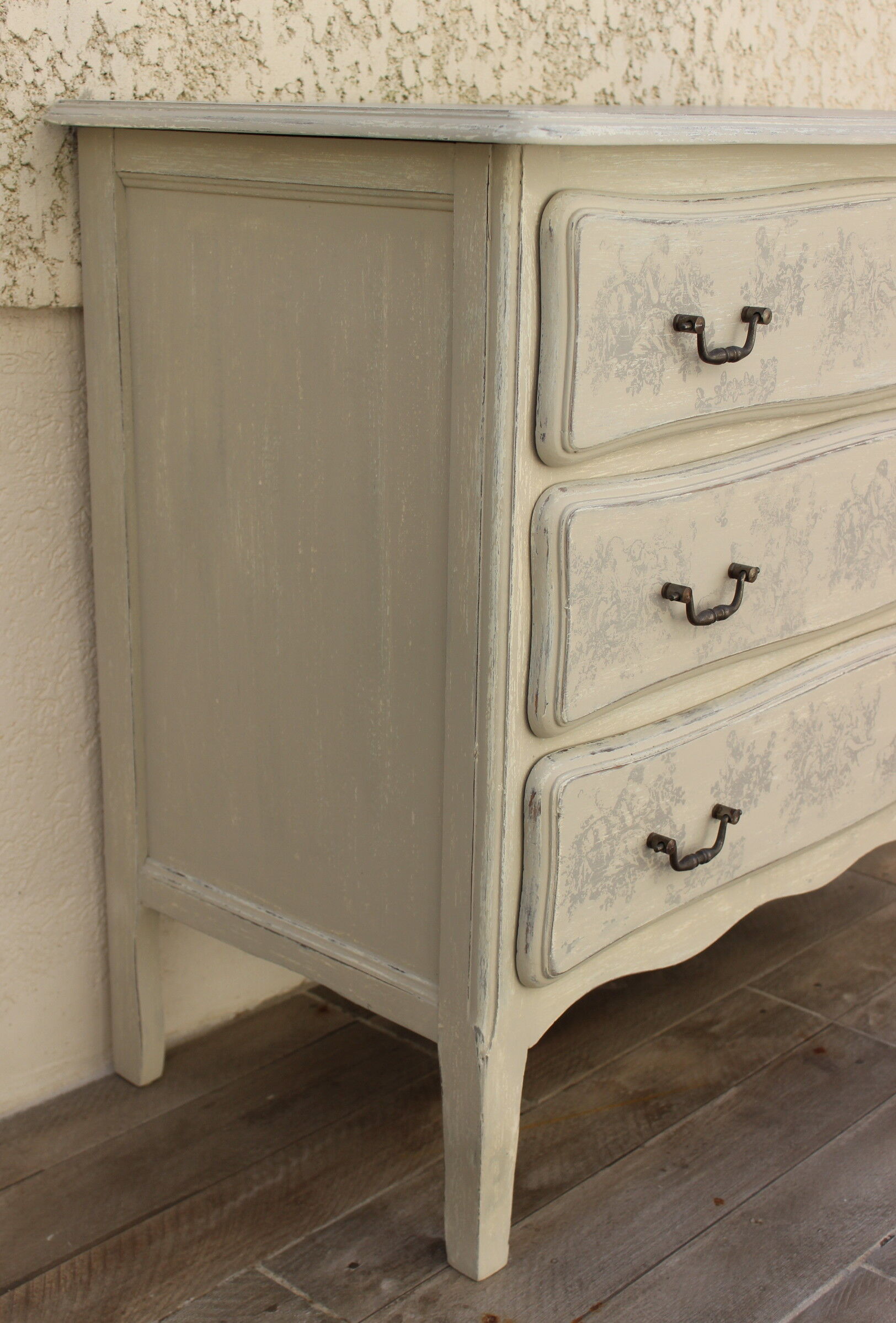 Patina chest of drawers style Louis XV