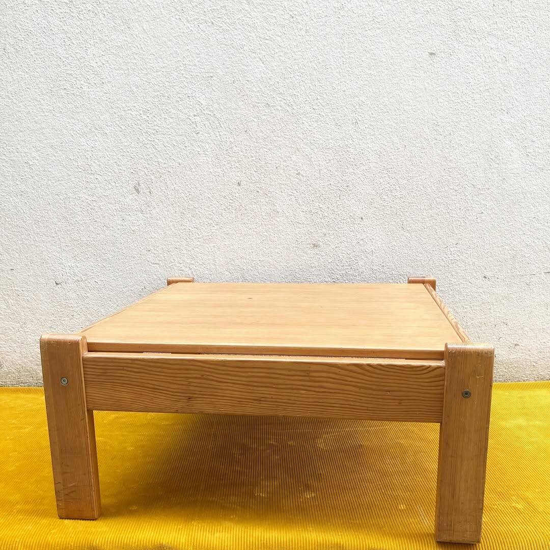 Vintage coffee table in solid pine – Brutalist style (70 x 71 cm)
