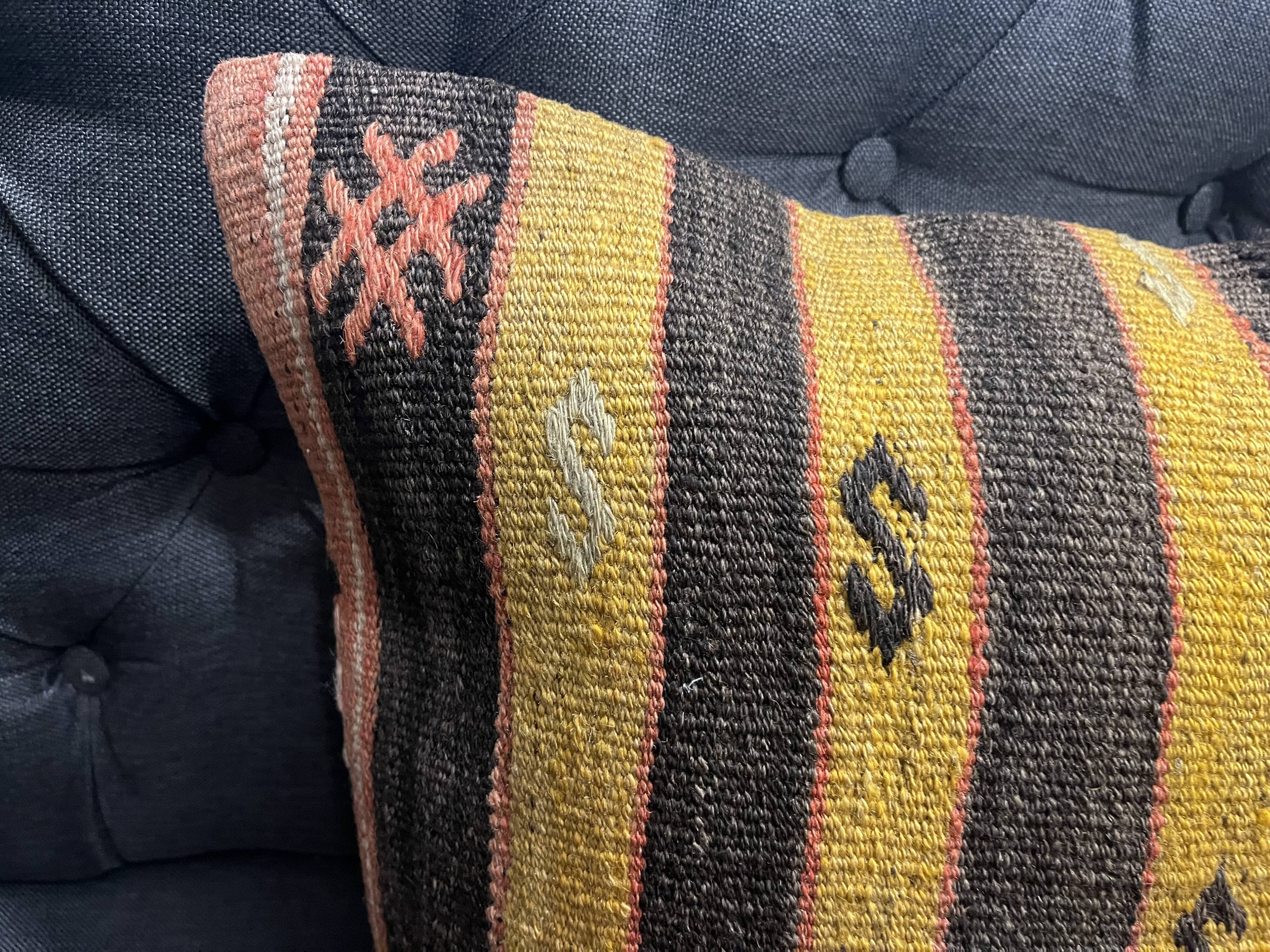 Traditional Design Pillow