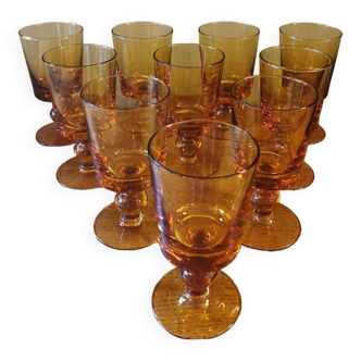 Suite of 10 vintage stemmed glasses, amber