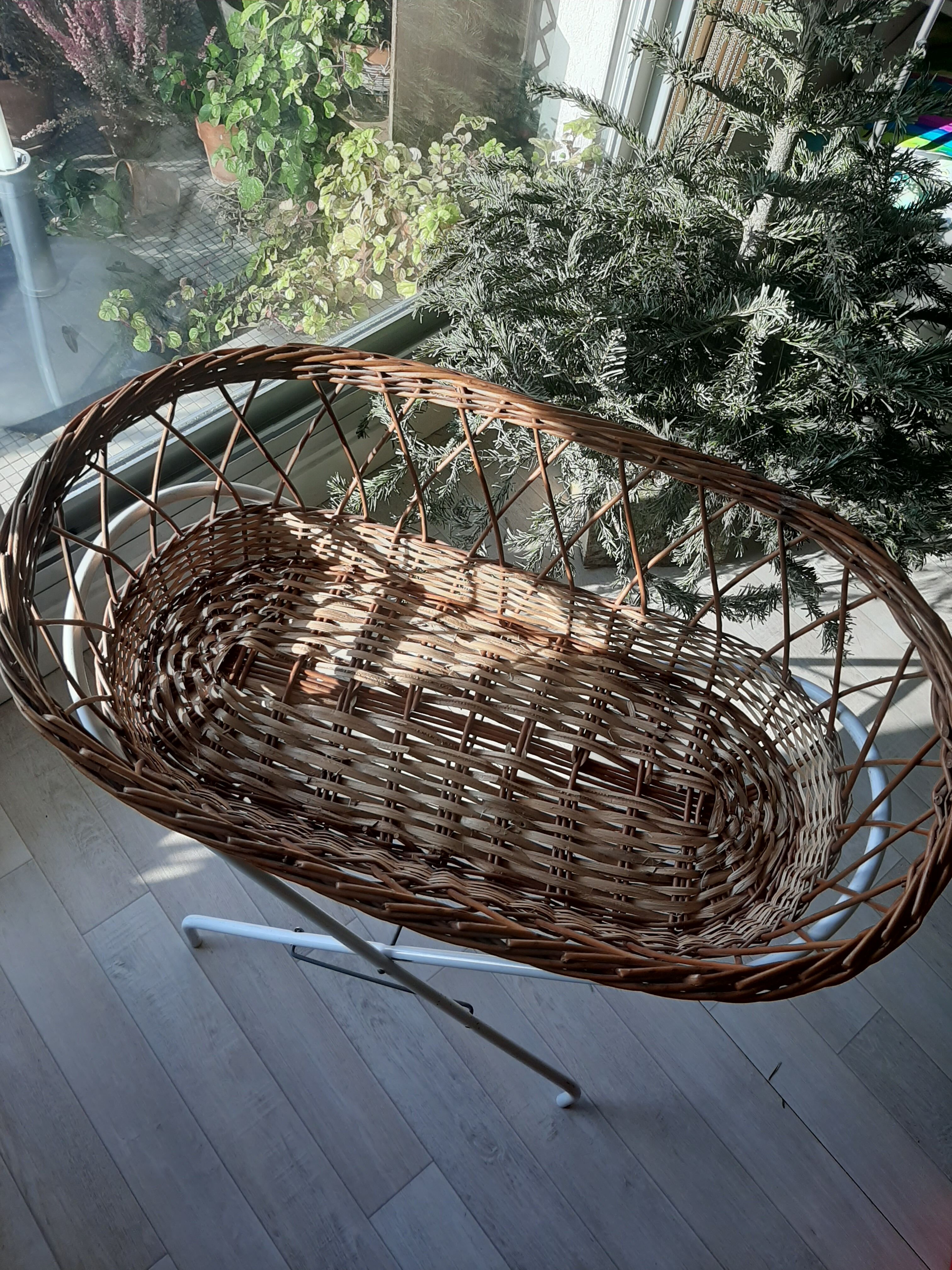 Rattan baby bassinet + stand