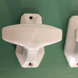 Lot 2 patères porcelaine anciennes