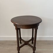 Petit guéridon vintage en bois tourné, table d’appoint ronde en bois
